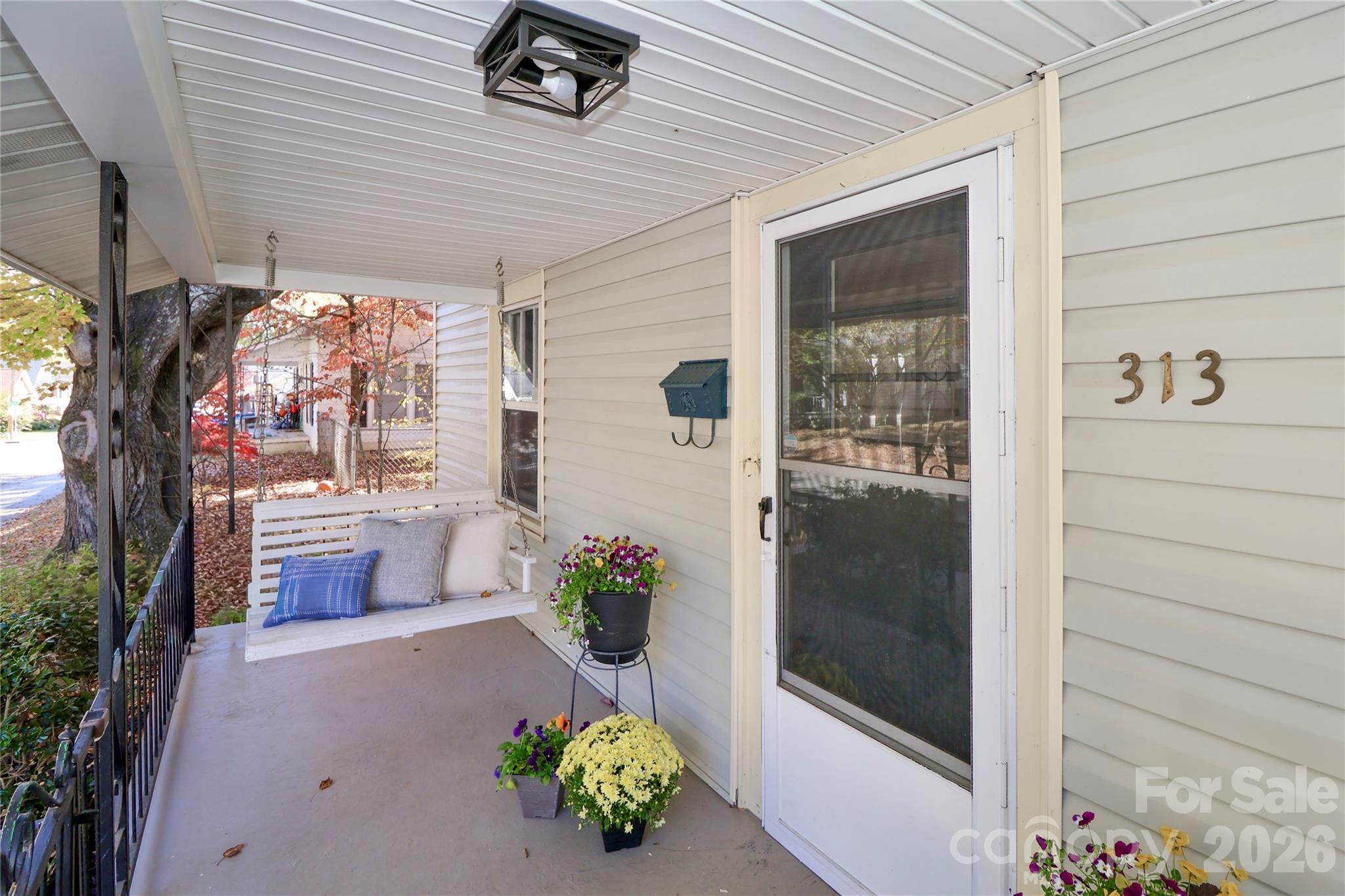 313 Dingler Avenue — Mooresville