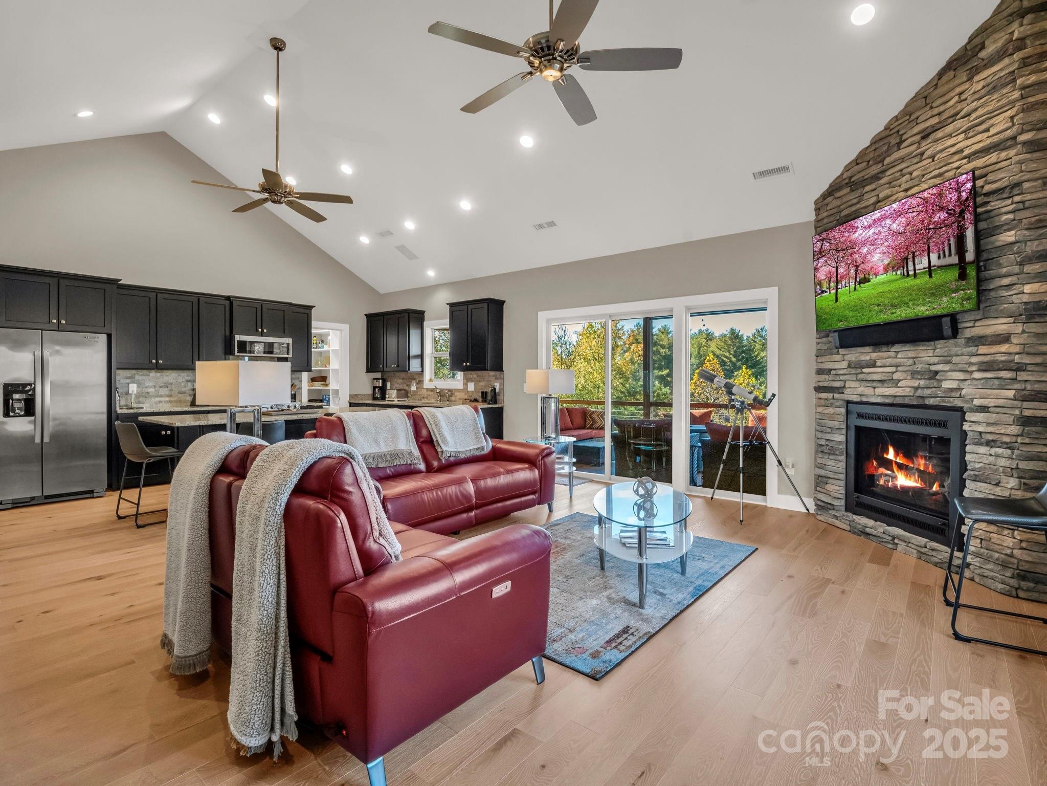 5588 Table View Lane — Lenoir