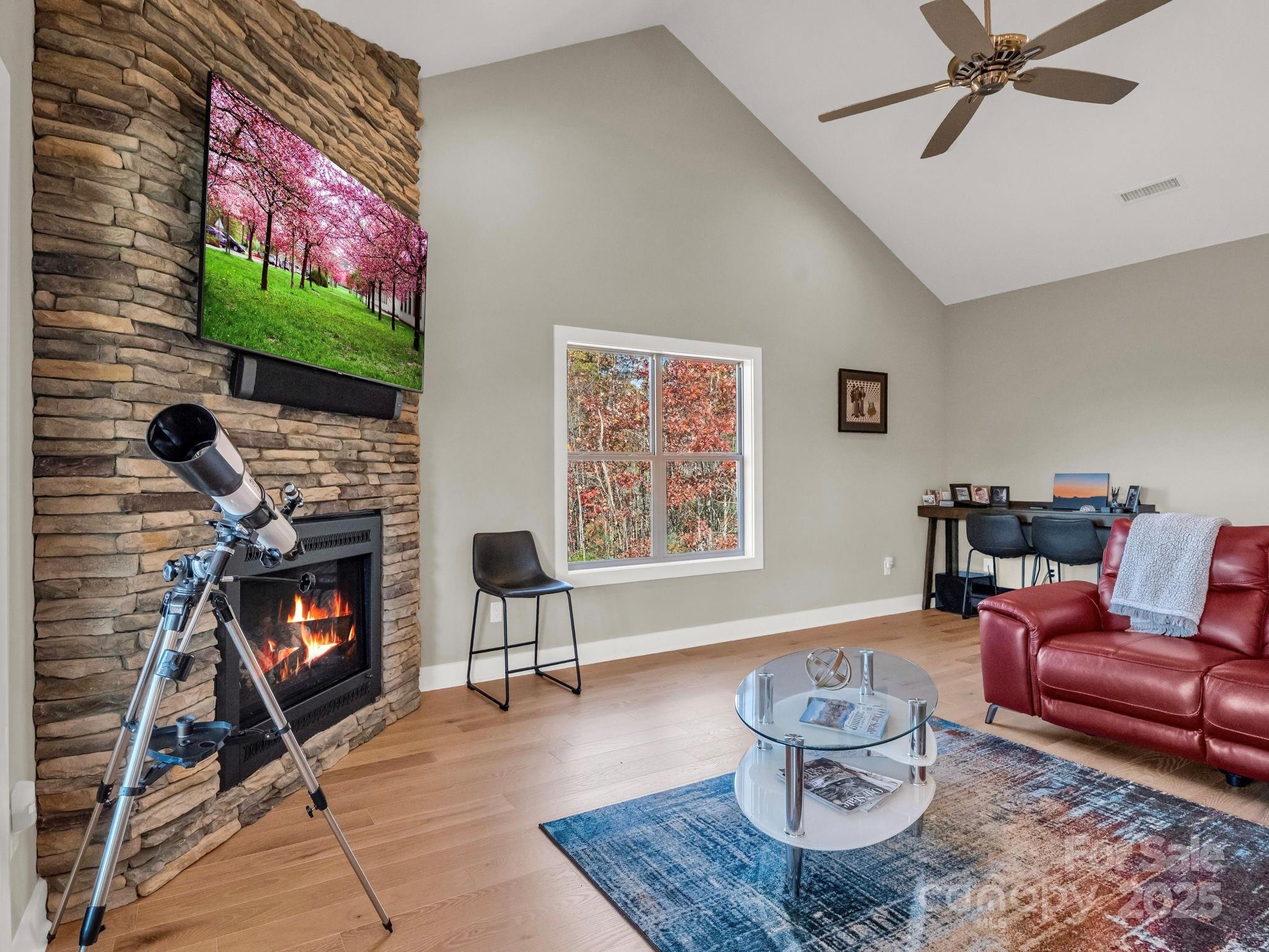 5588 Table View Lane — Lenoir