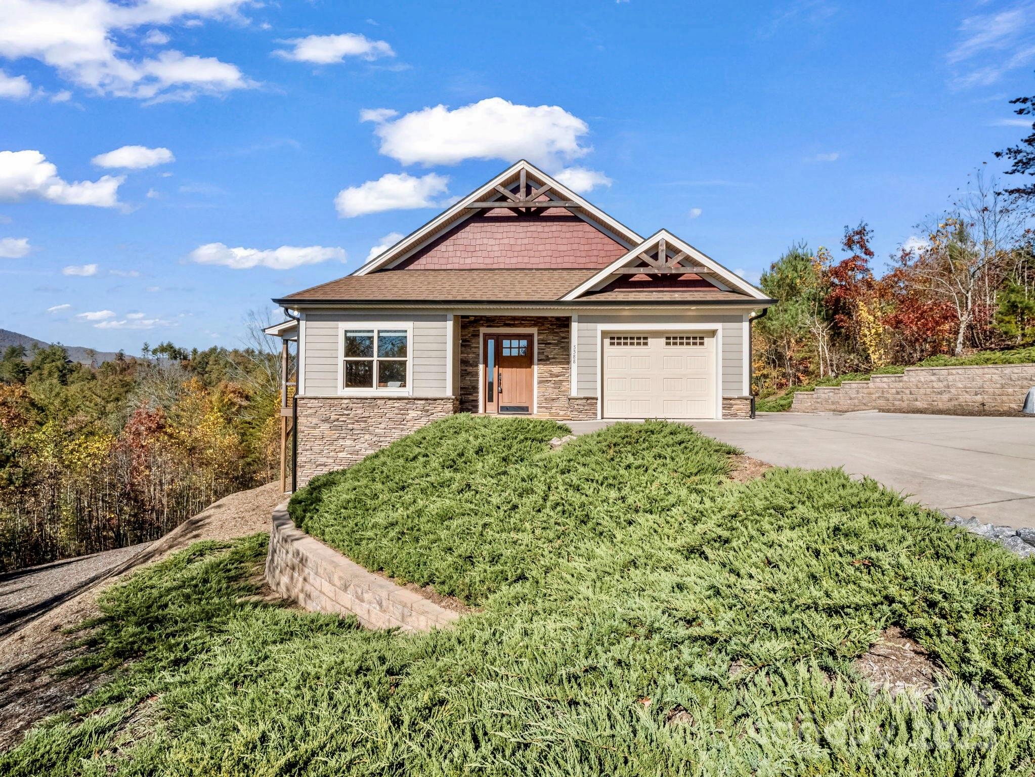 5588 Table View Lane — Lenoir