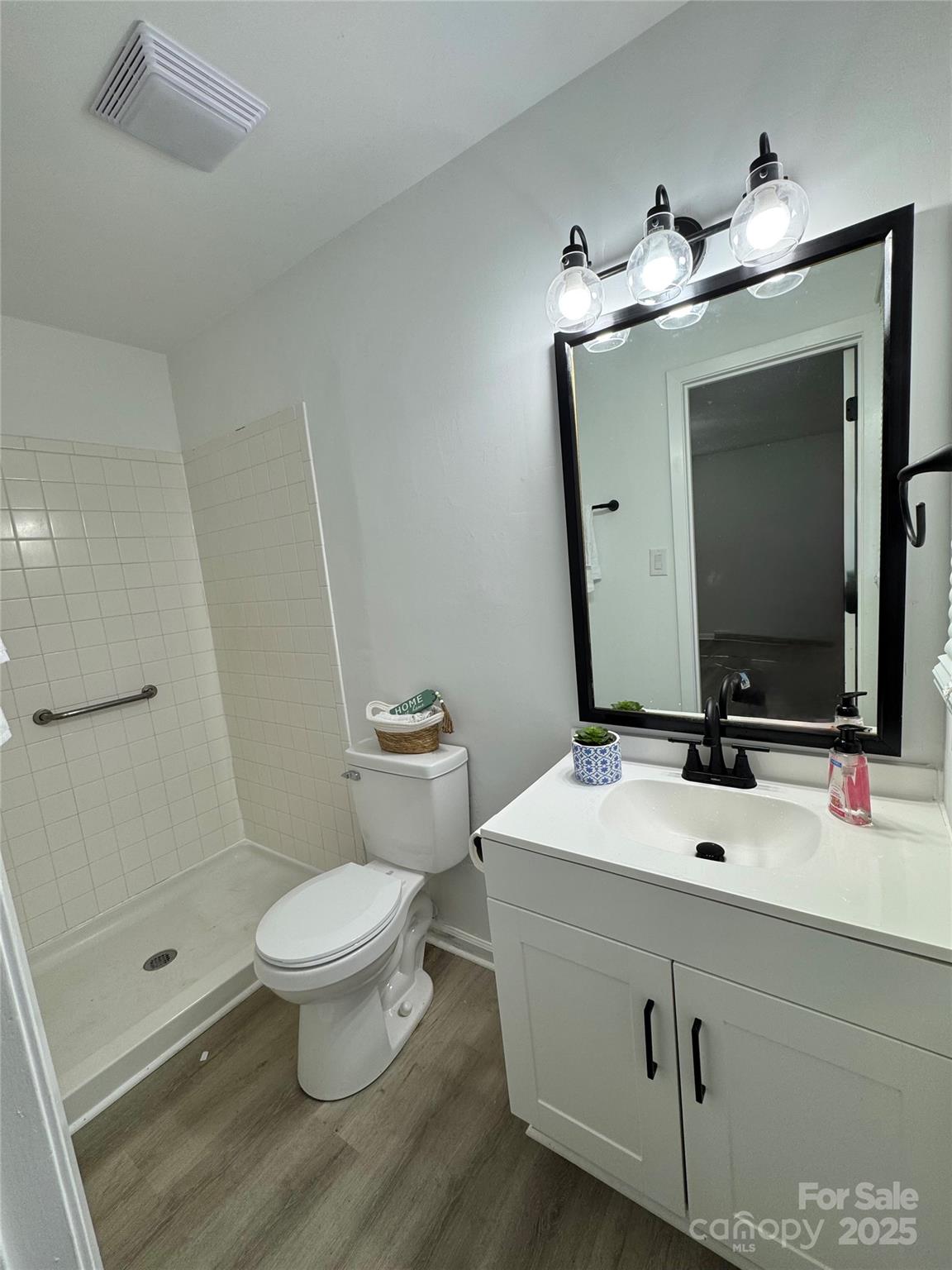 425 Acorn Oaks Drive — Salisbury
