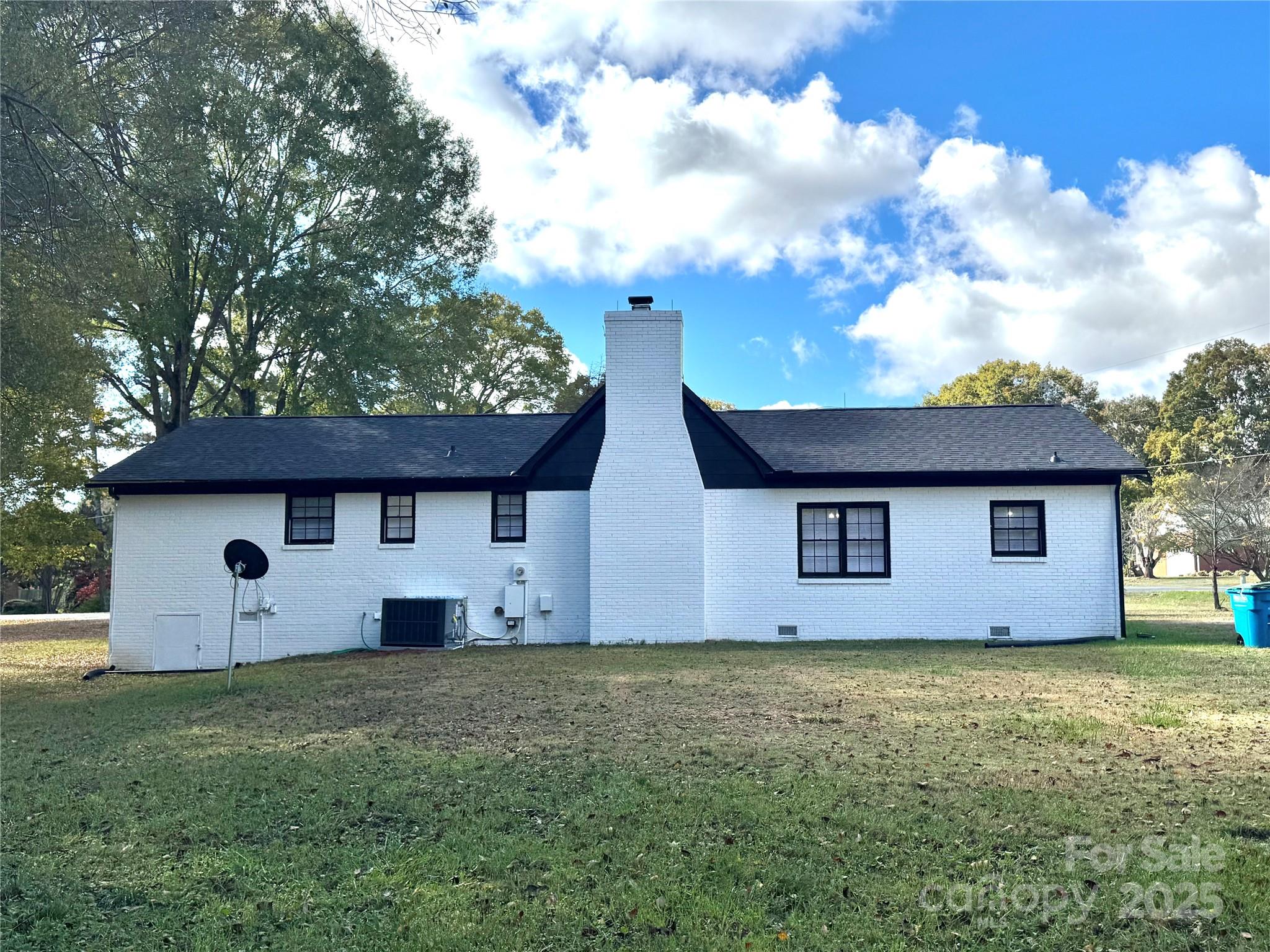 425 Acorn Oaks Drive — Salisbury