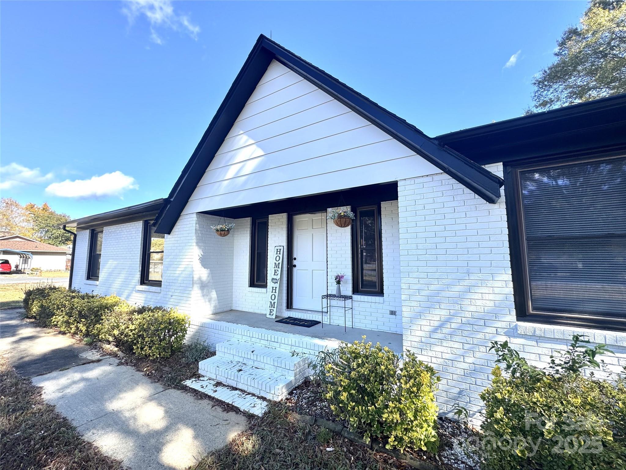 425 Acorn Oaks Drive — Salisbury