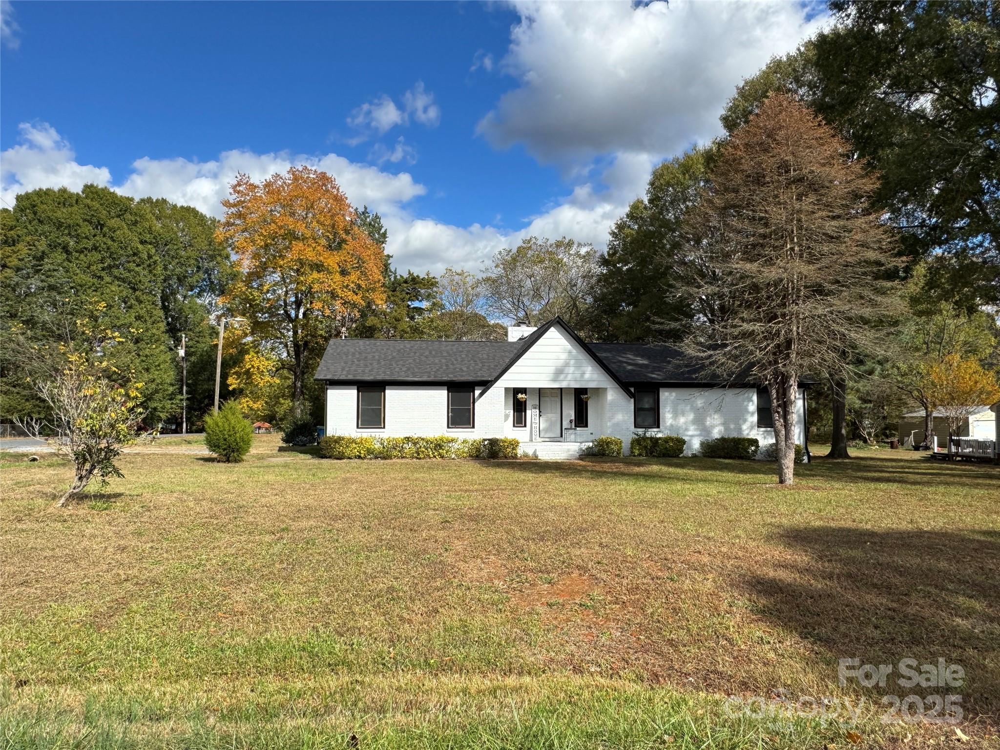 425 Acorn Oaks Drive — Salisbury