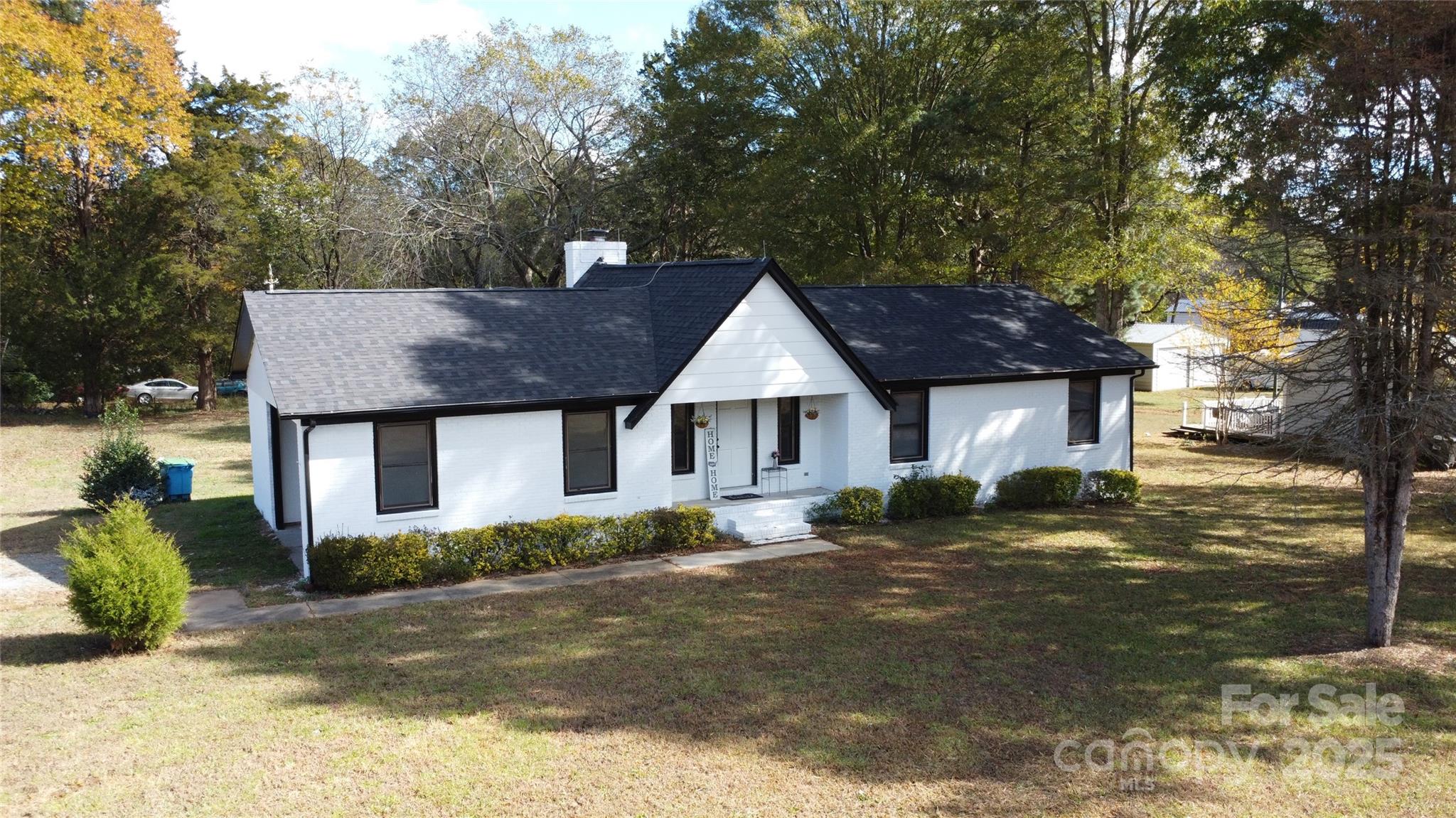 425 Acorn Oaks Drive — Salisbury