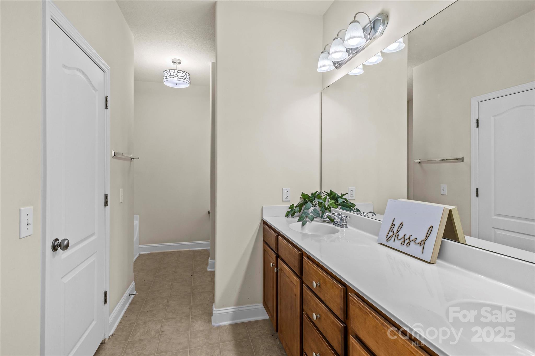 2532 Glyncastle Way — Gastonia