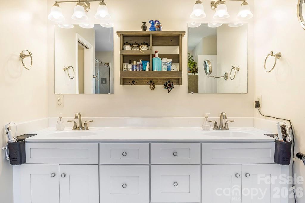 88 Apple Meadow Court — Hendersonville