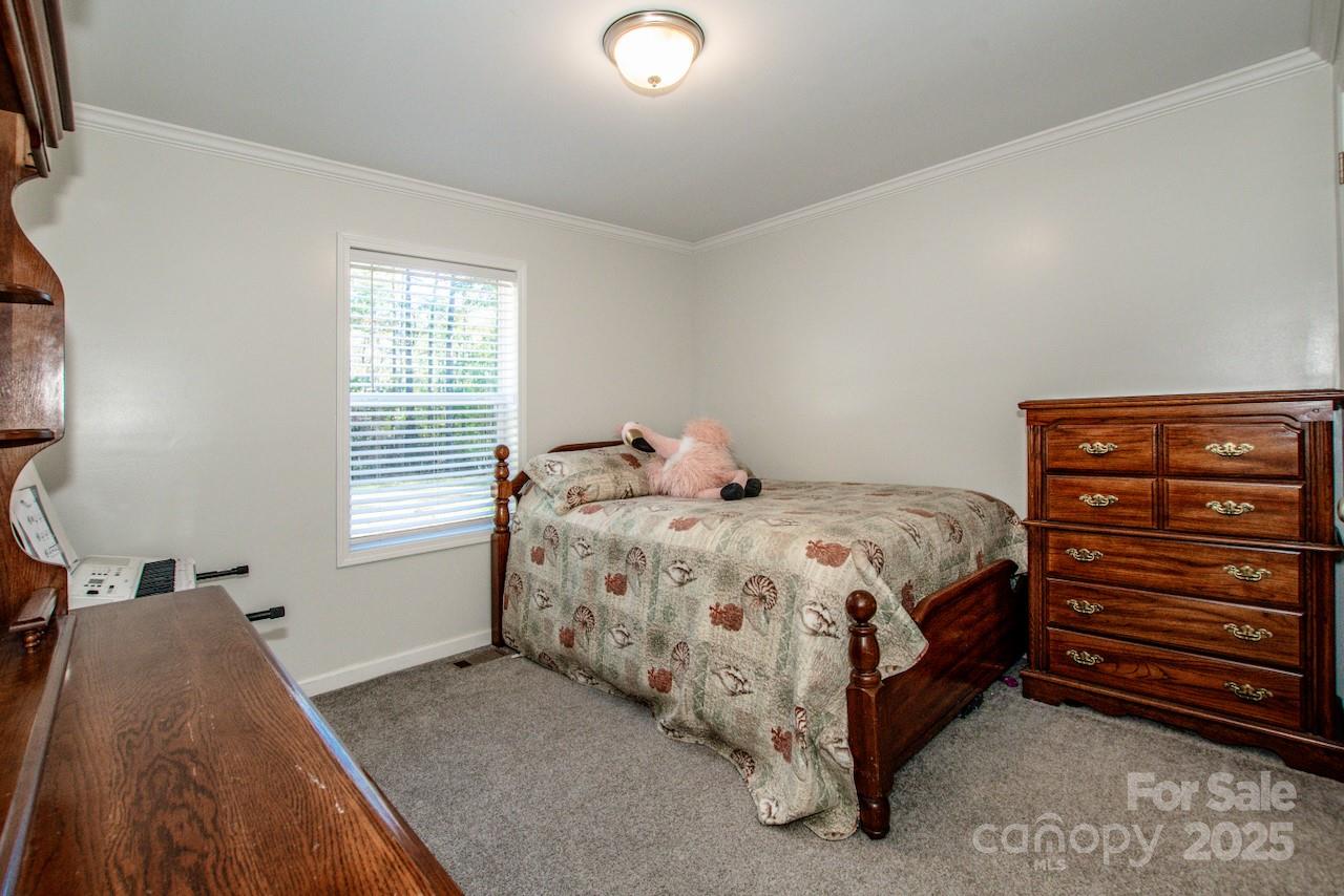 4901 Chapel Grove Road — Gastonia