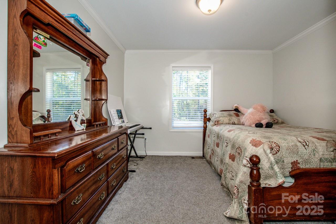 4901 Chapel Grove Road — Gastonia