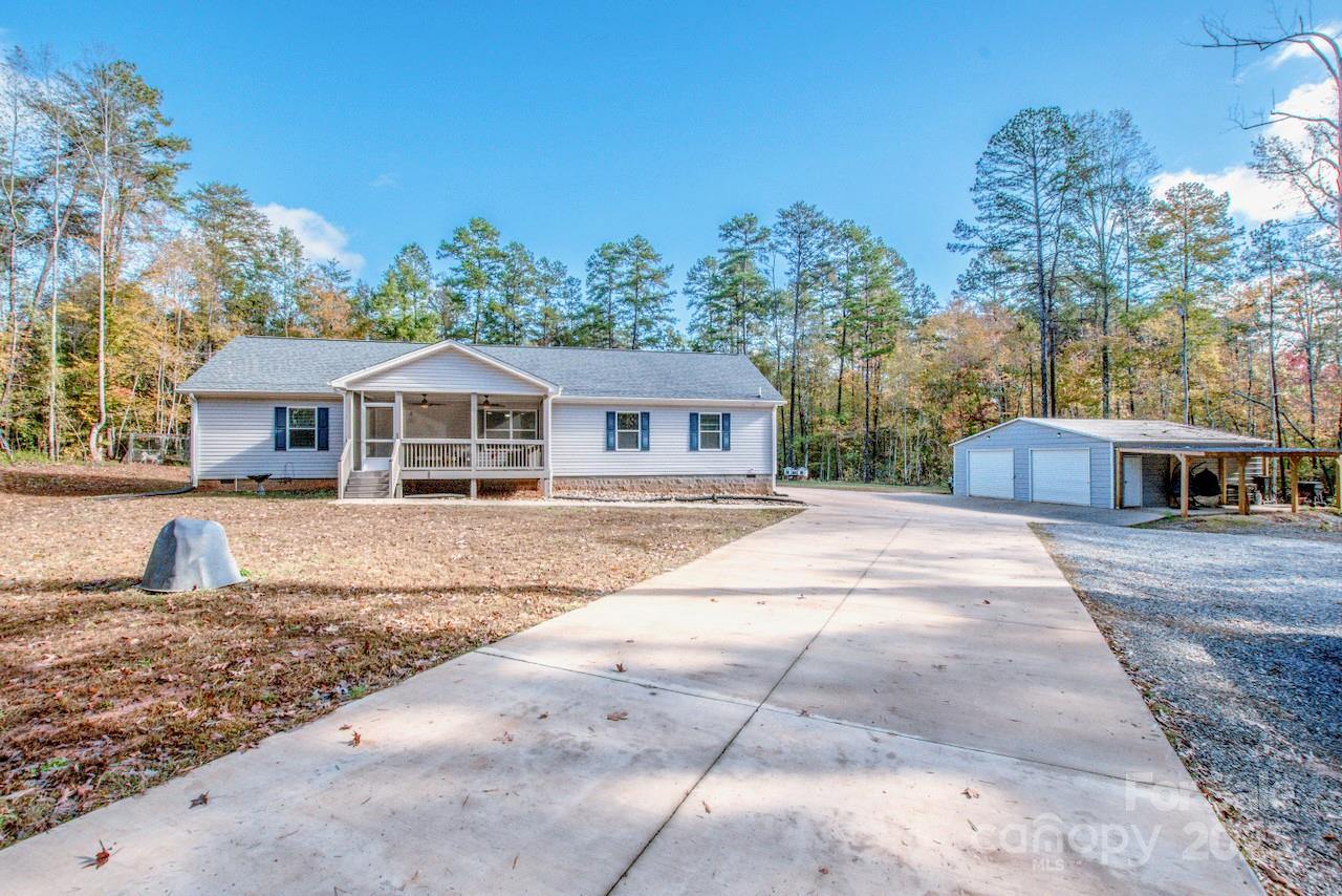4901 Chapel Grove Road — Gastonia