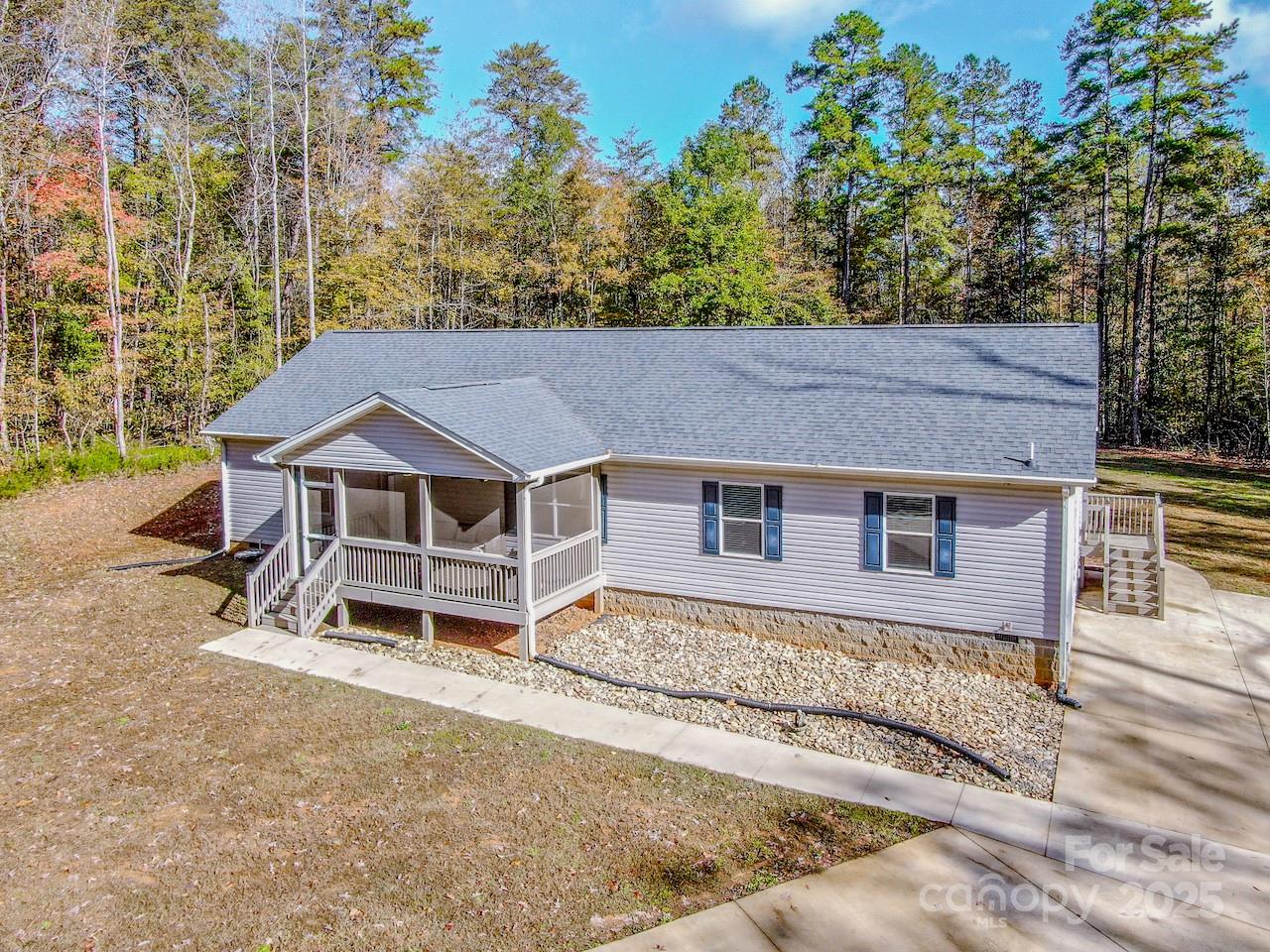 4901 Chapel Grove Road — Gastonia