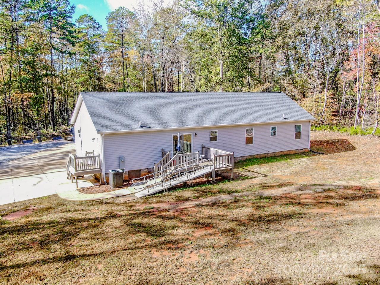 4901 Chapel Grove Road — Gastonia
