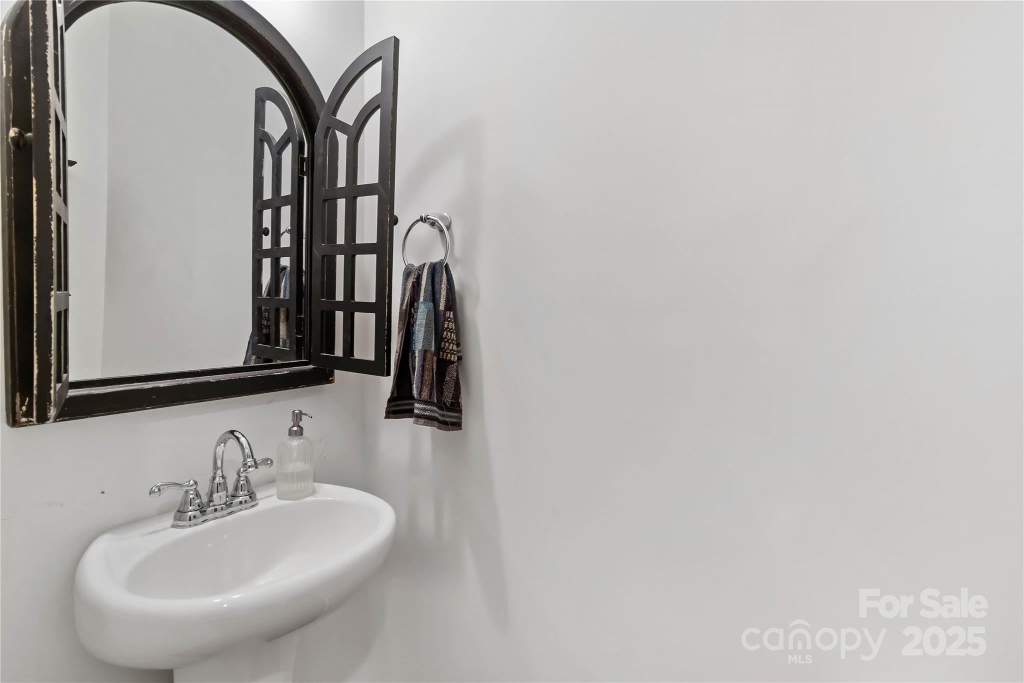 684 Candela Court — York