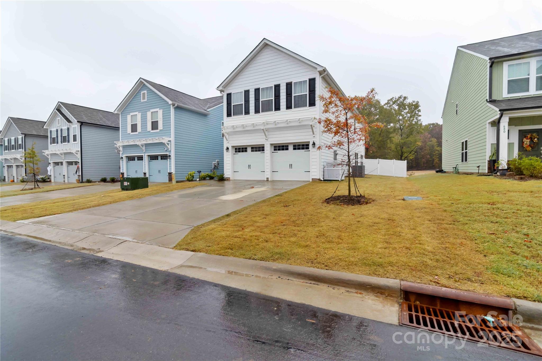 684 Candela Court — York