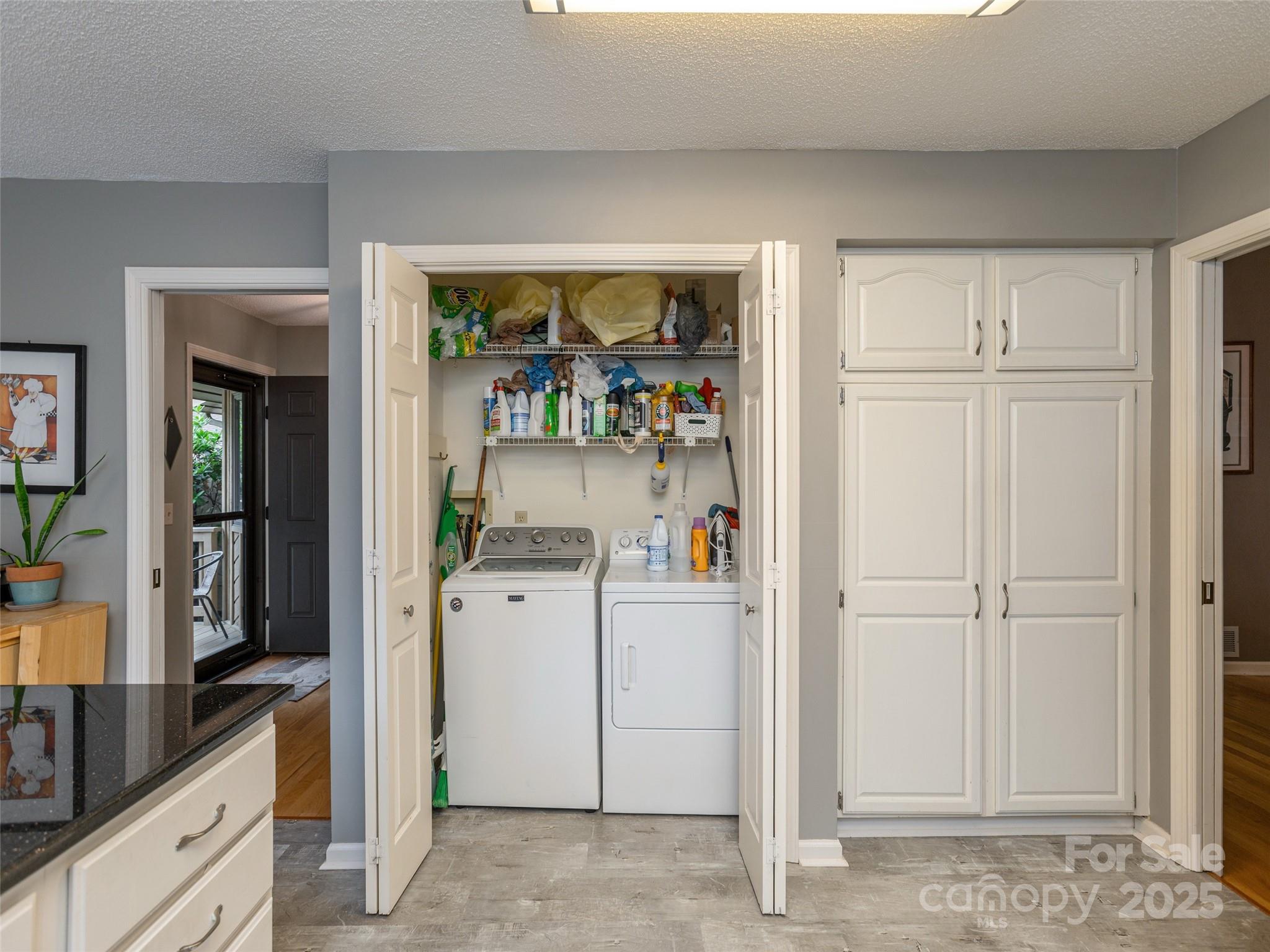 606 Red Oak Drive — Hendersonville