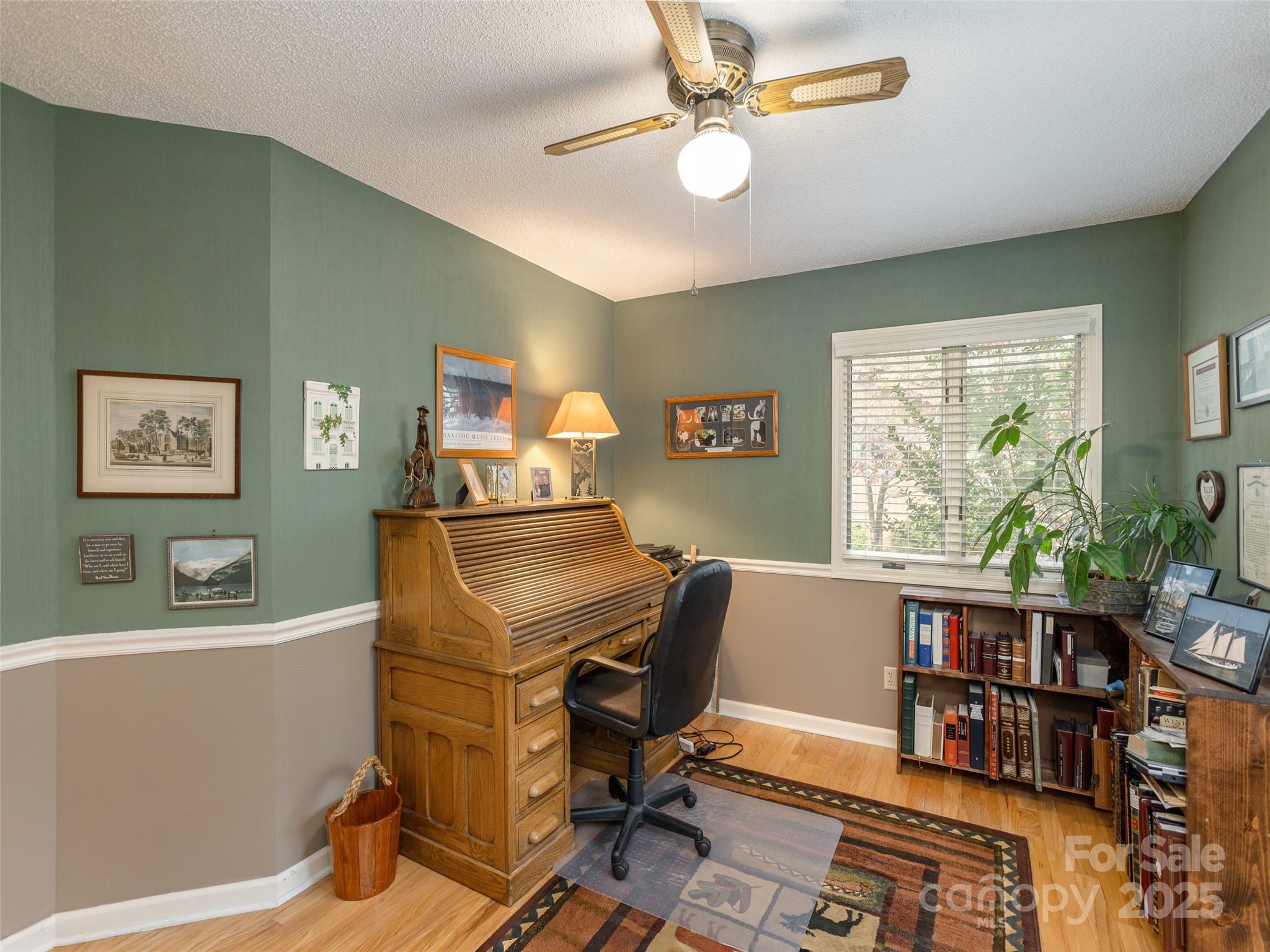 606 Red Oak Drive — Hendersonville