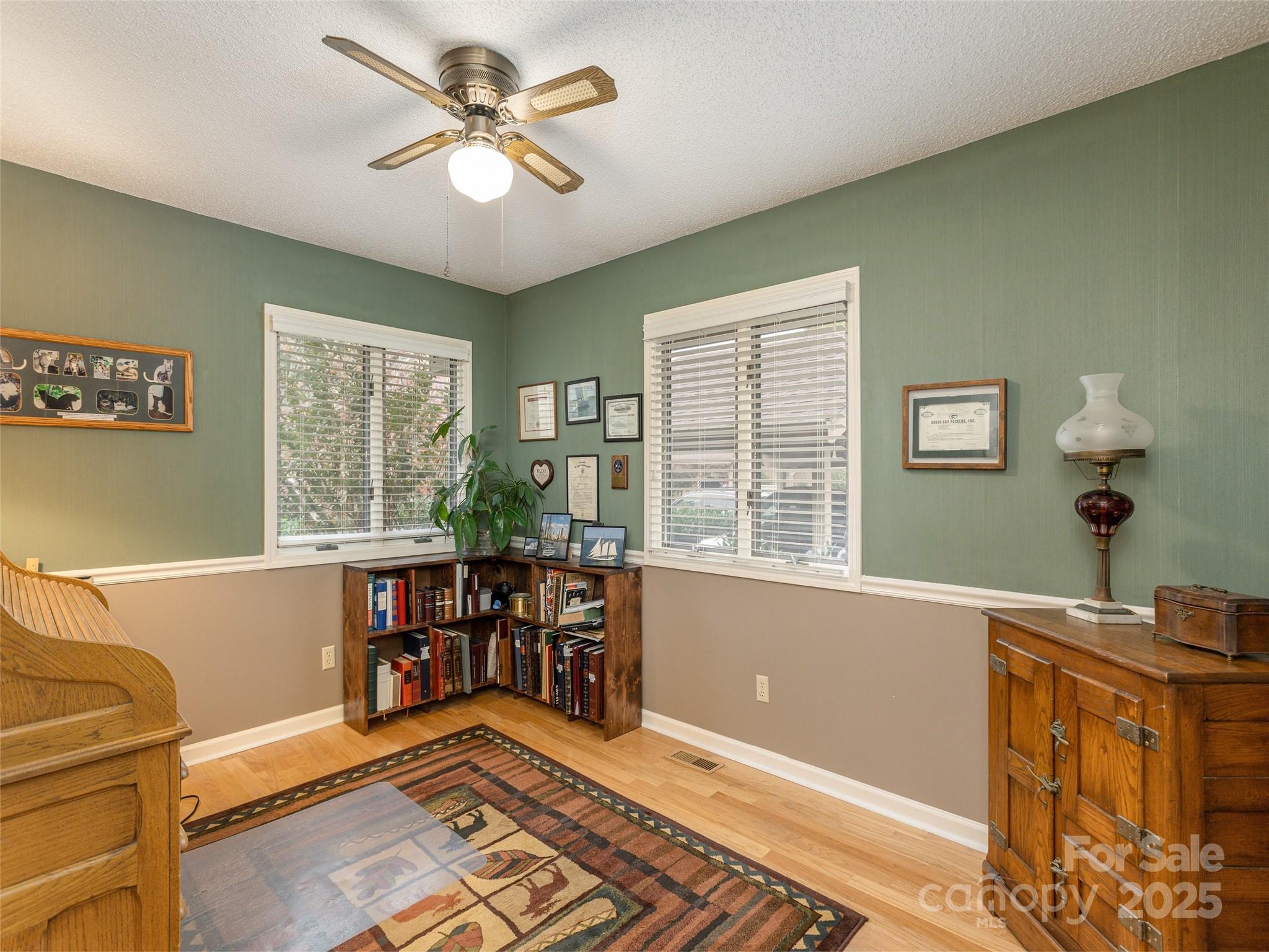 606 Red Oak Drive — Hendersonville