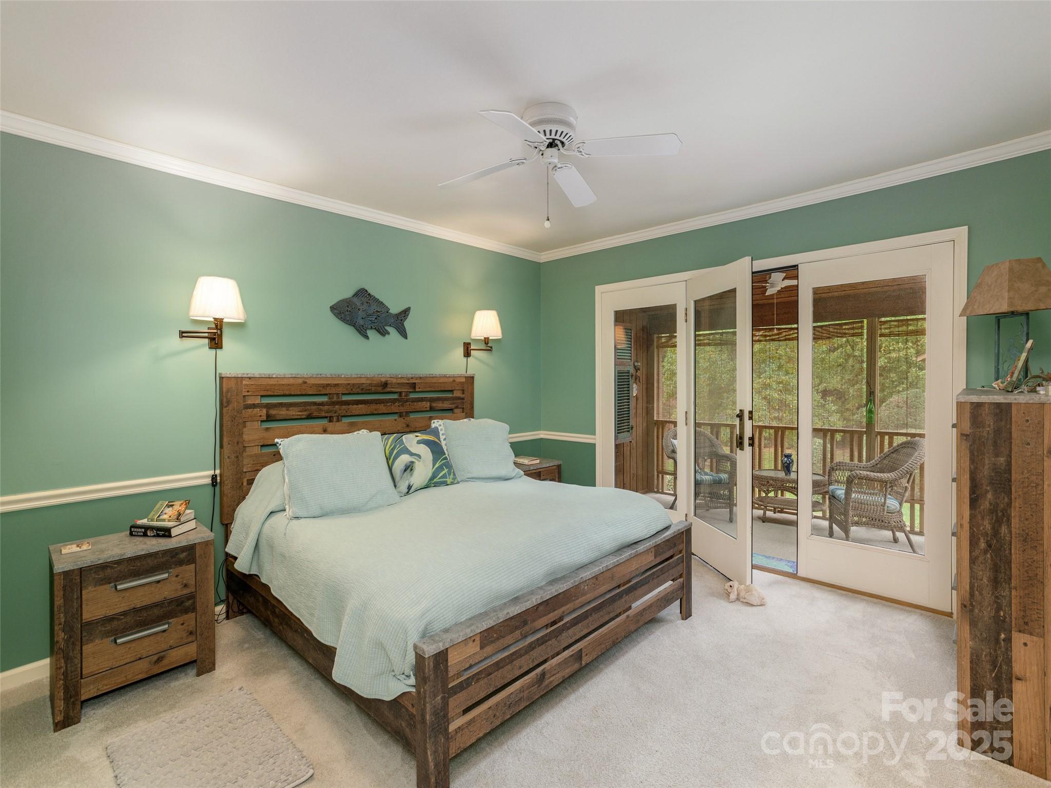 606 Red Oak Drive — Hendersonville