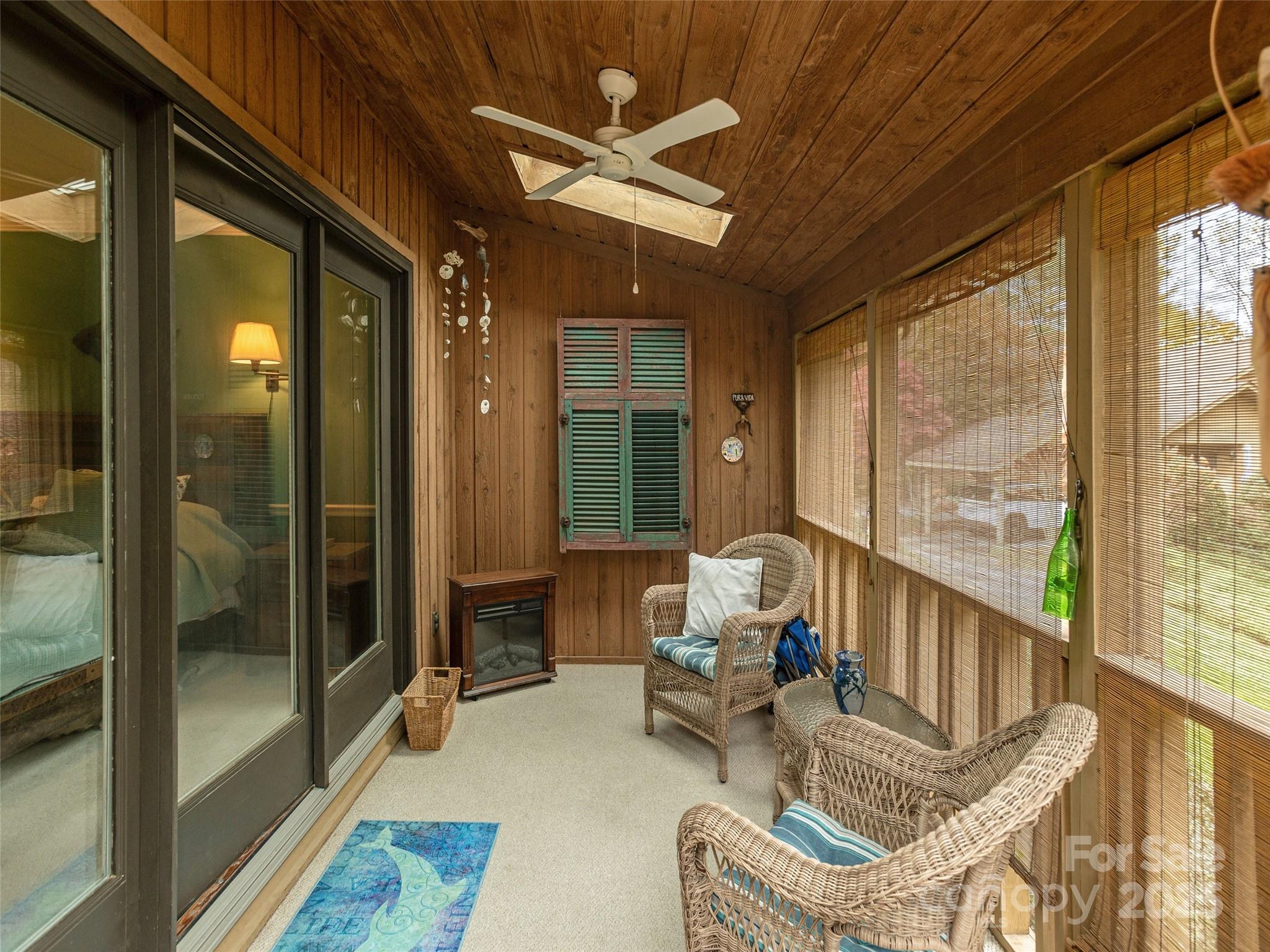 606 Red Oak Drive — Hendersonville