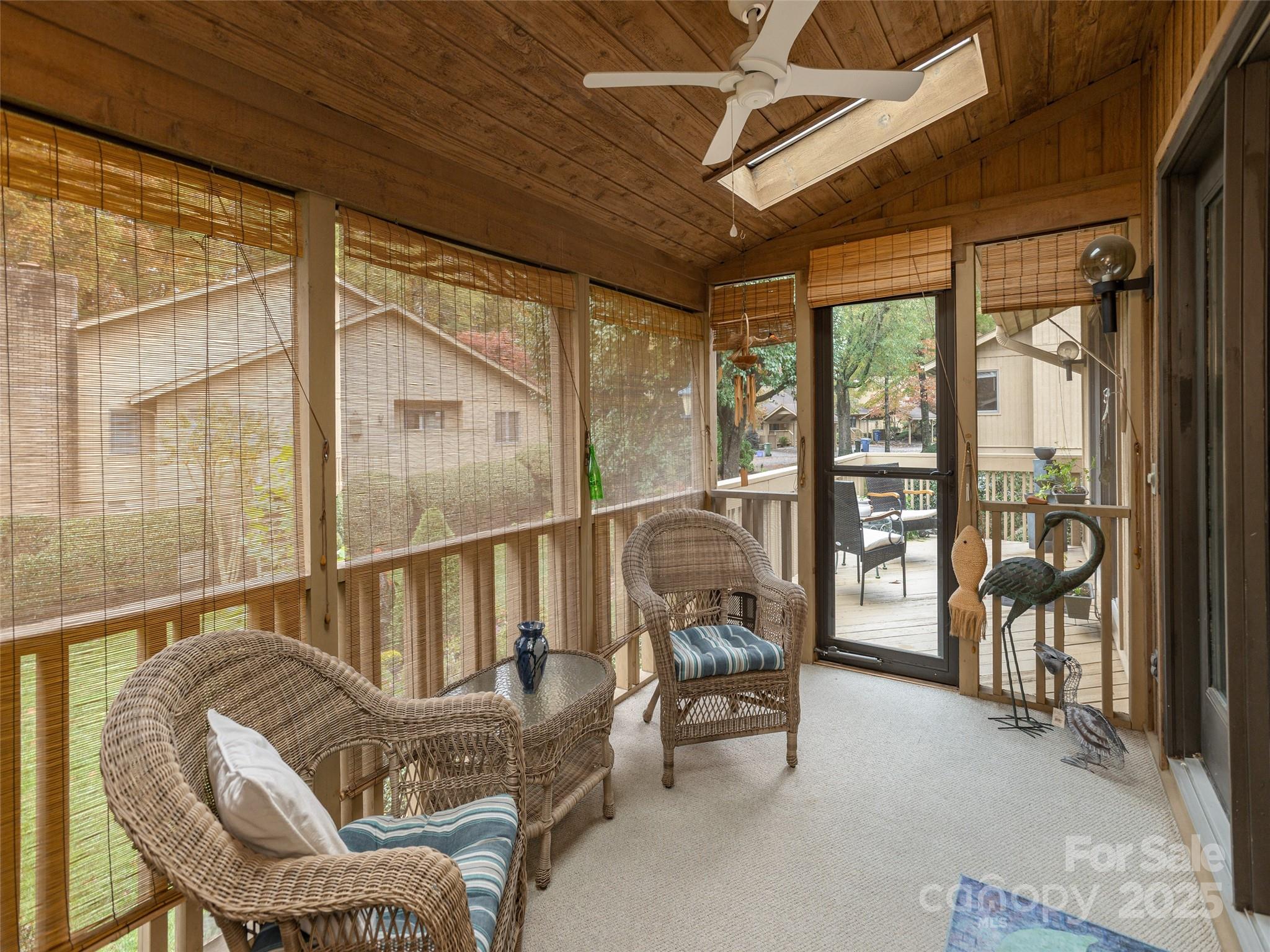 606 Red Oak Drive — Hendersonville