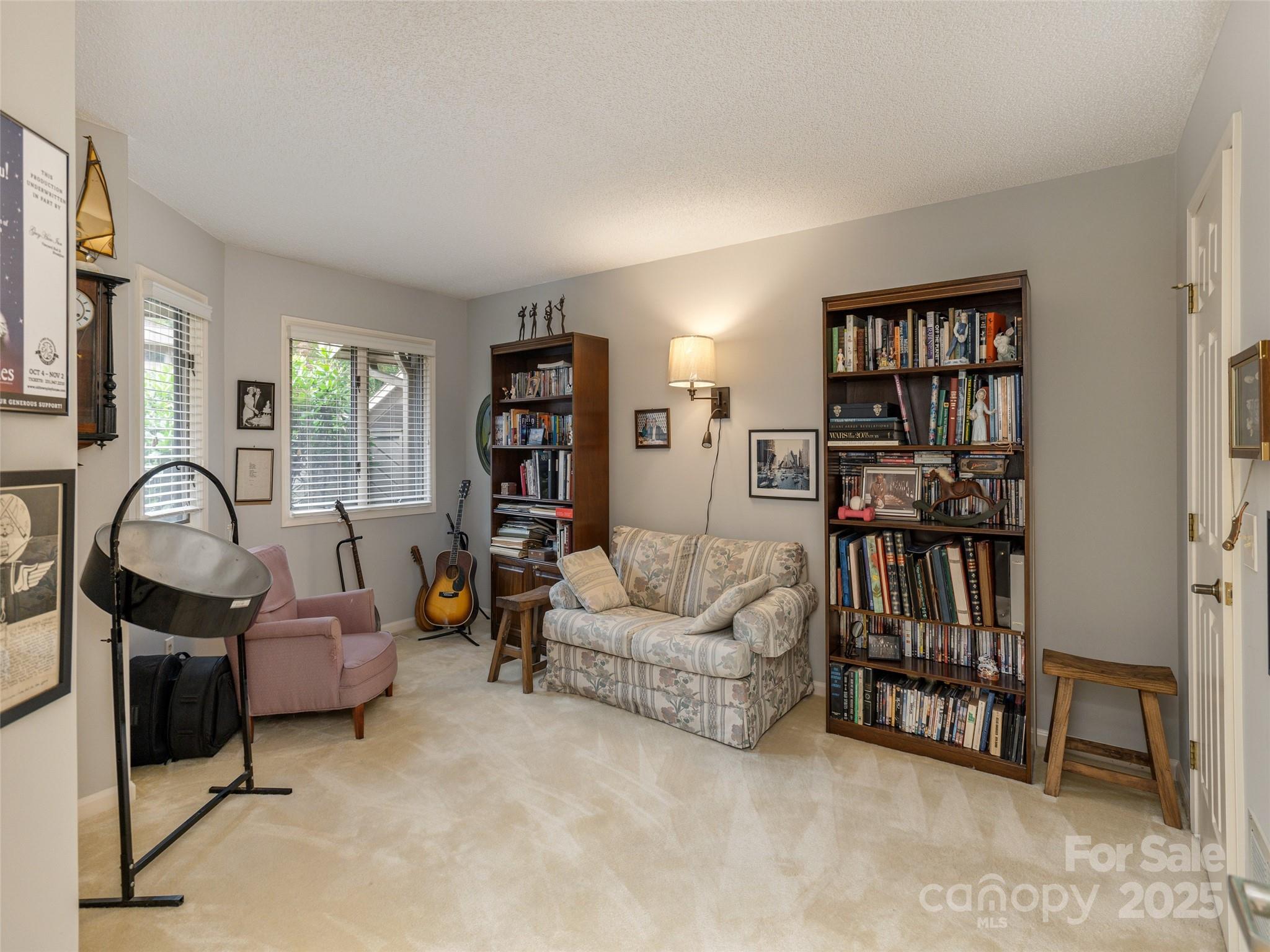 606 Red Oak Drive — Hendersonville
