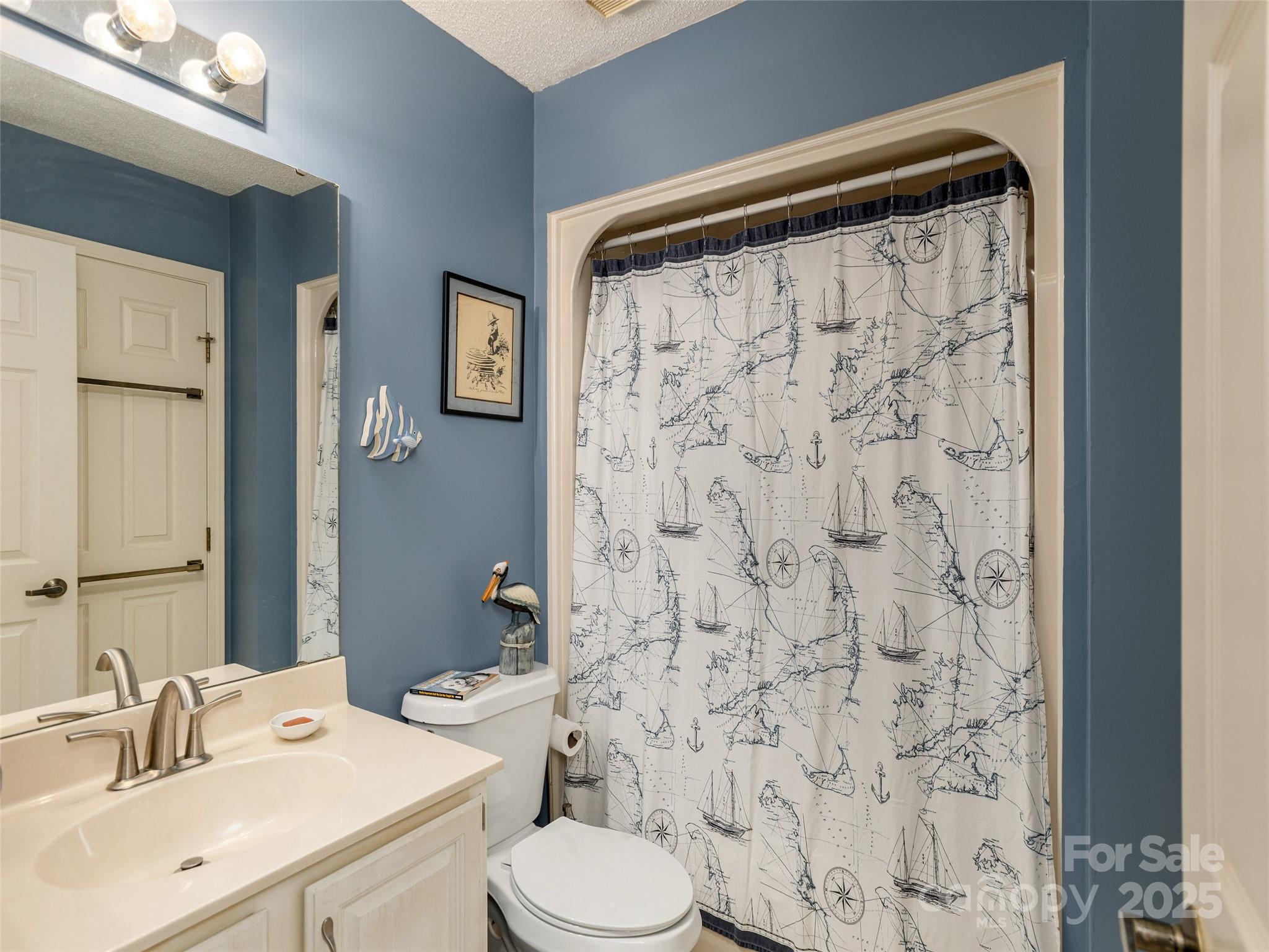 606 Red Oak Drive — Hendersonville