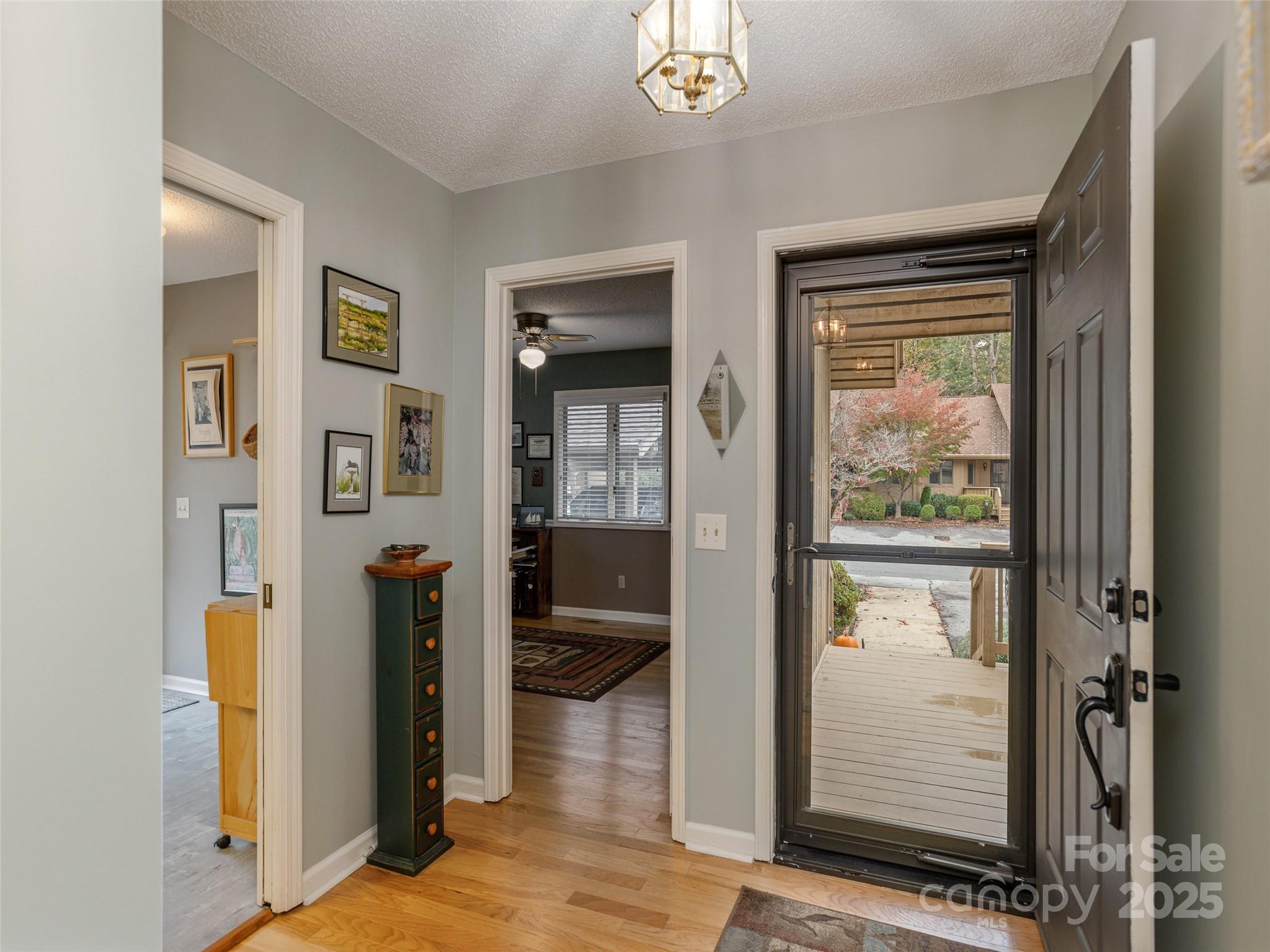 606 Red Oak Drive — Hendersonville