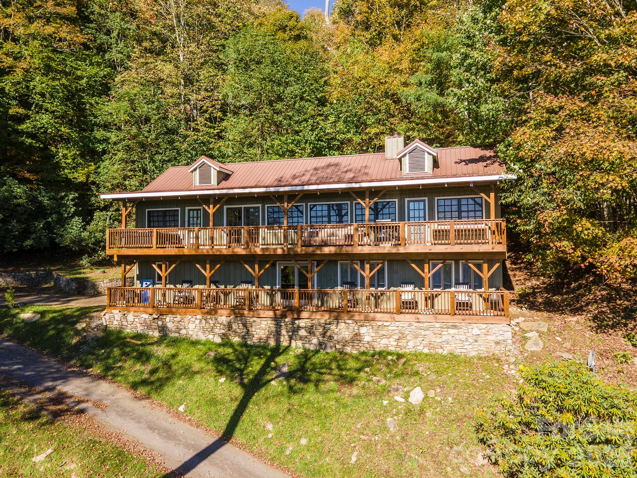 322 Goldenleaf Road — Mars Hill