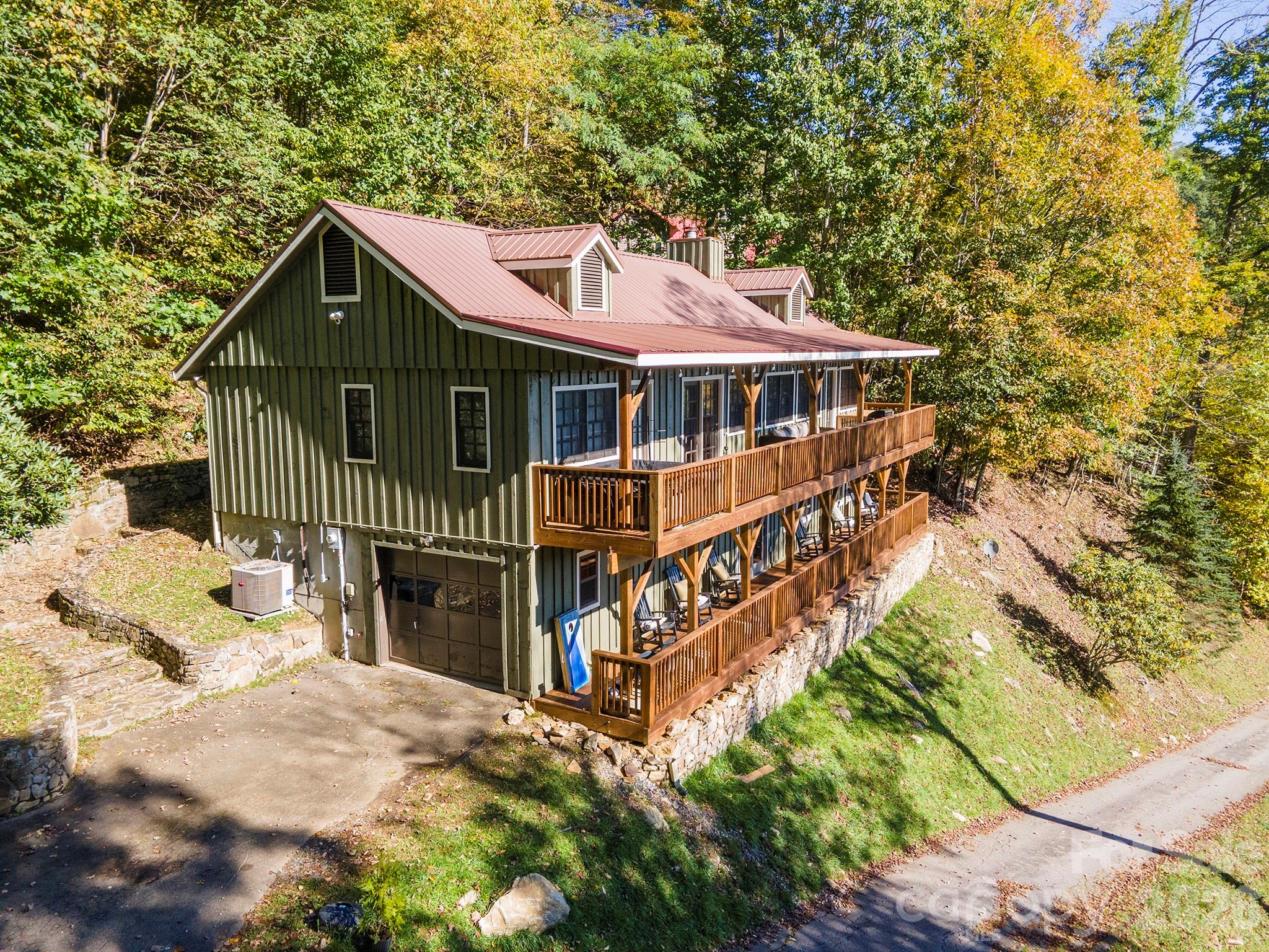 322 Goldenleaf Road — Mars Hill