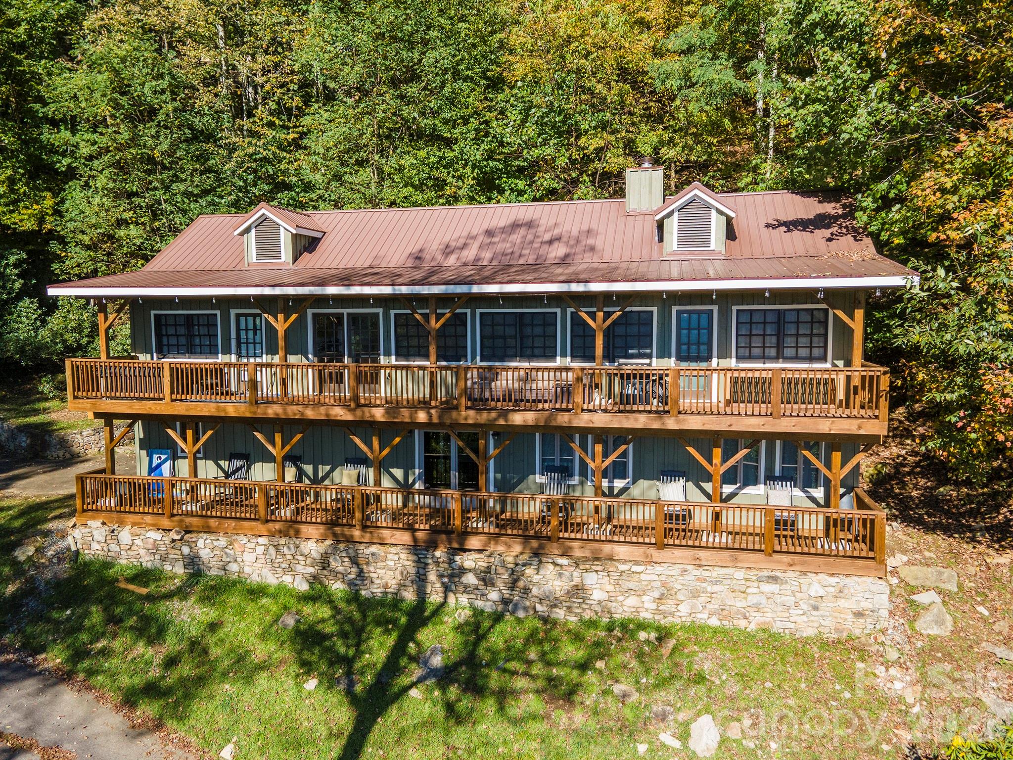 322 Goldenleaf Road — Mars Hill