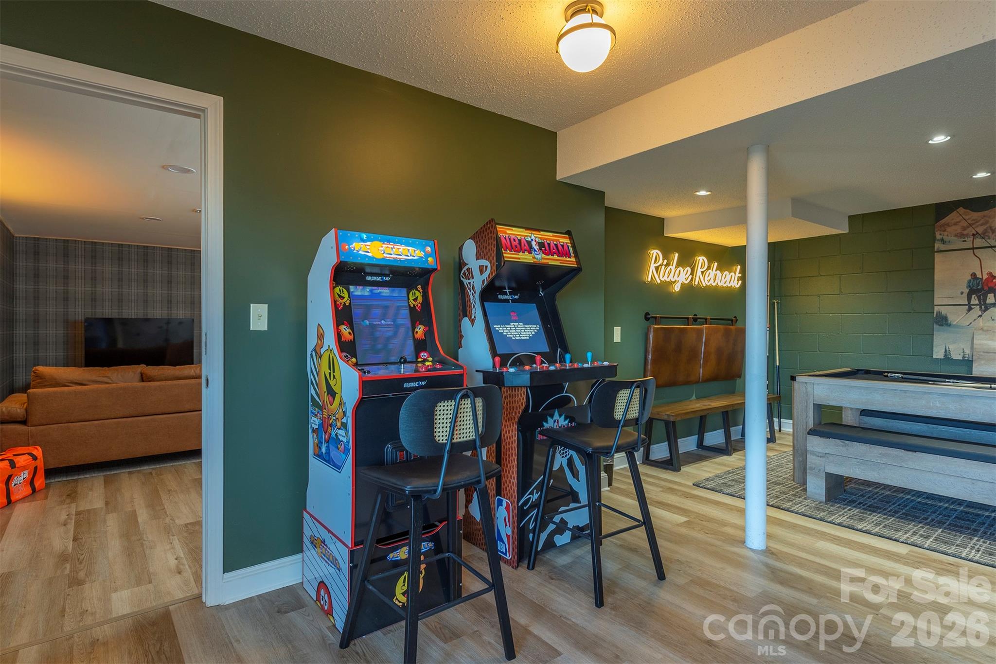 322 Goldenleaf Road — Mars Hill