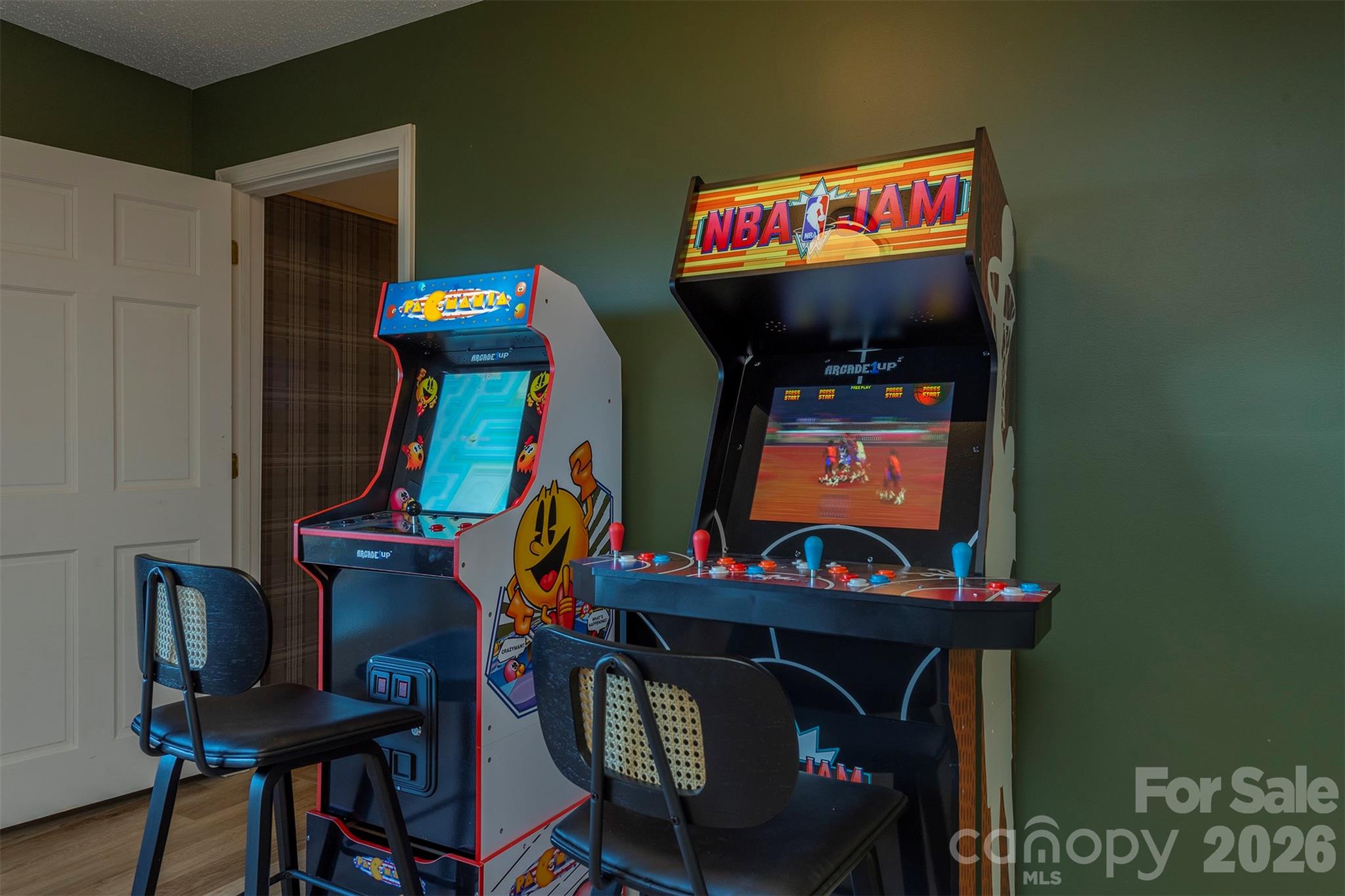 322 Goldenleaf Road — Mars Hill