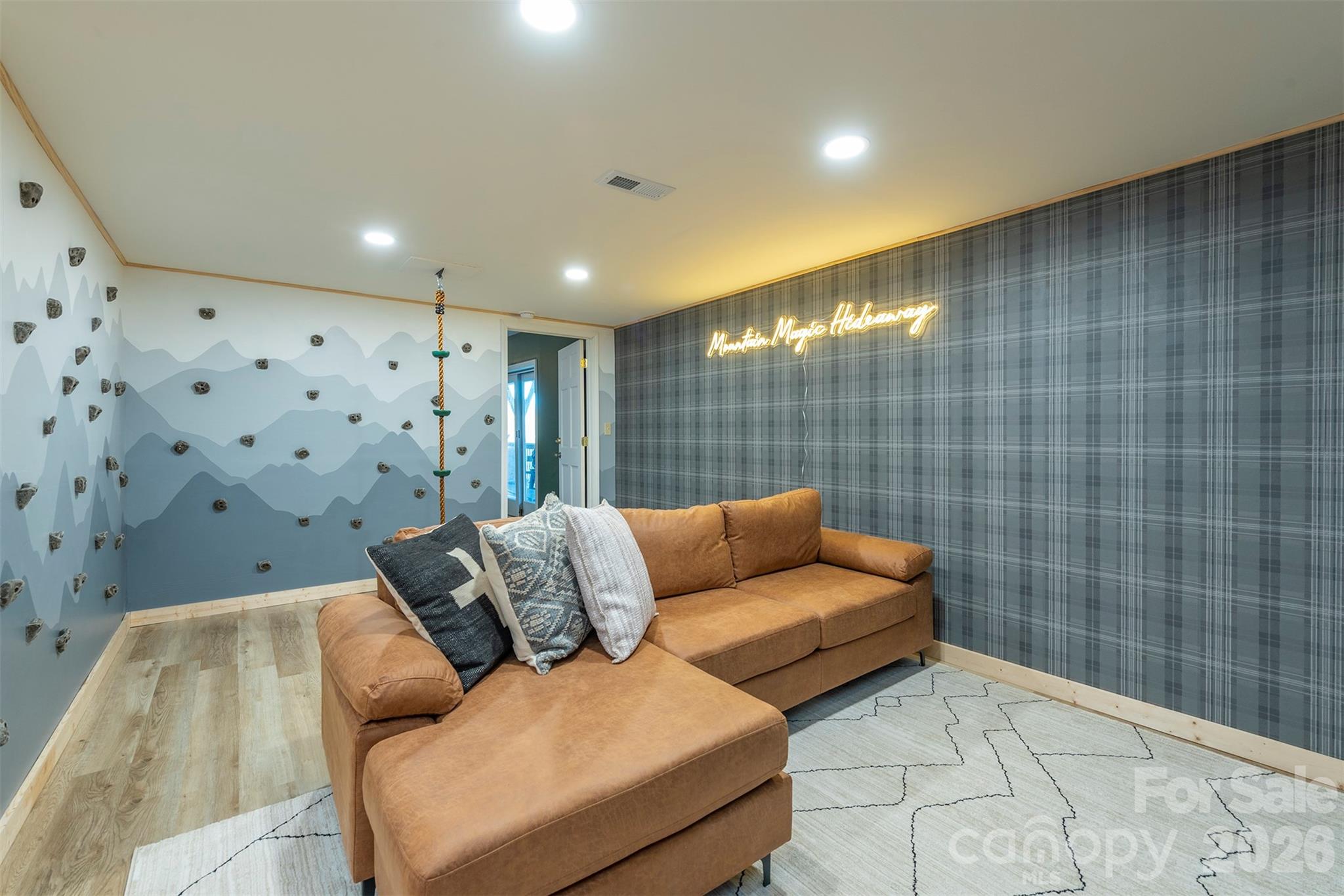 322 Goldenleaf Road — Mars Hill