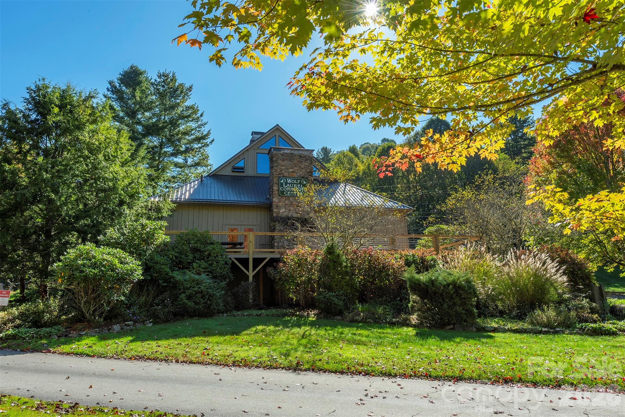 322 Goldenleaf Road — Mars Hill