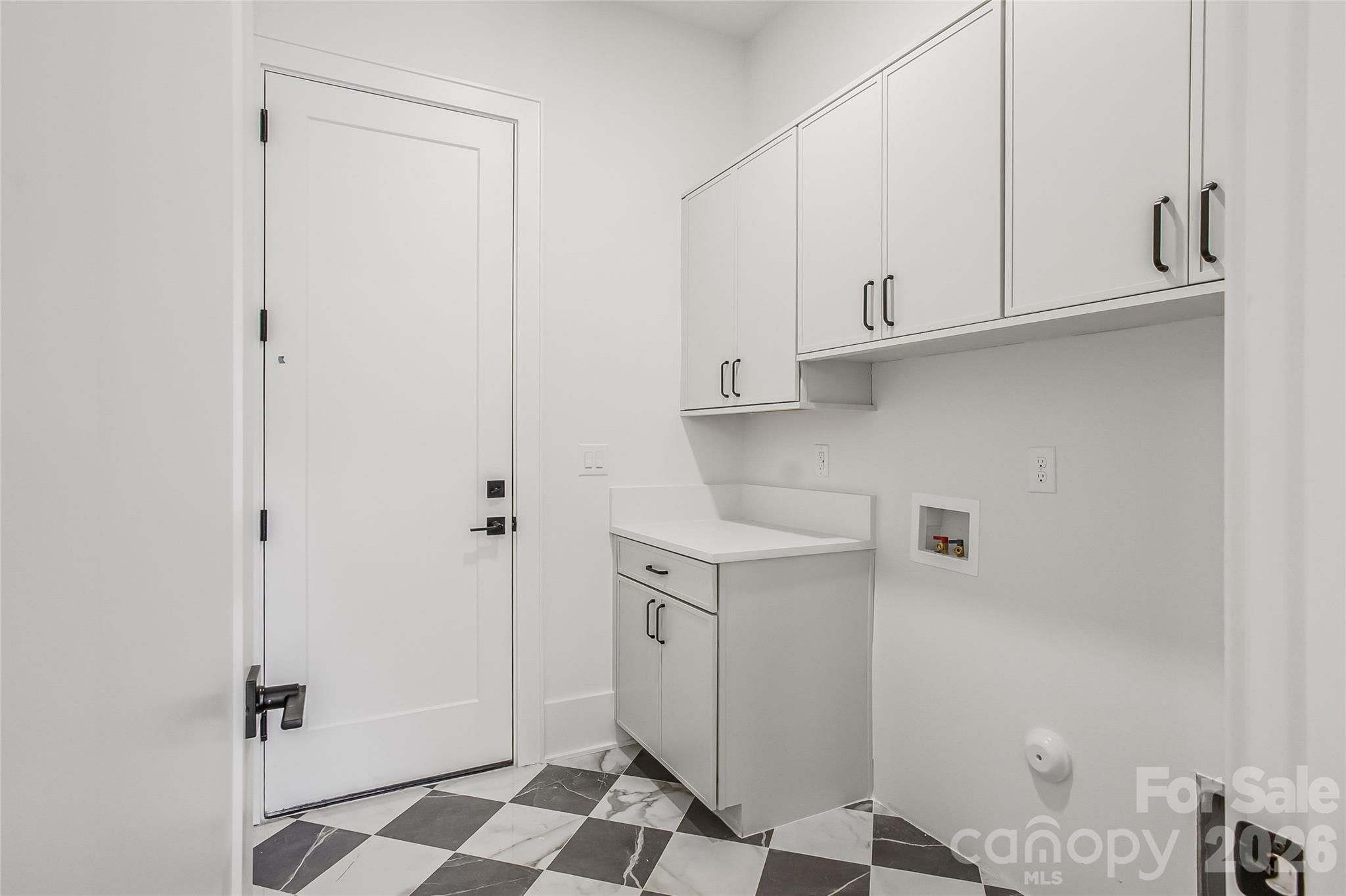 4221 Spring Street — Matthews