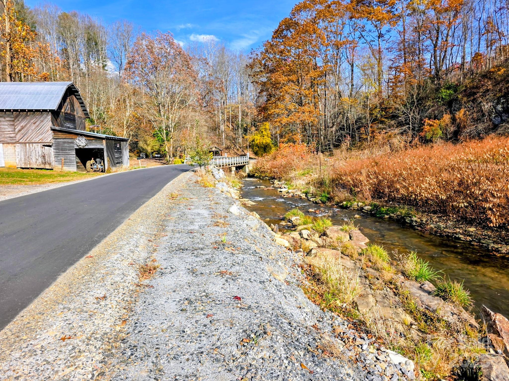 2812 Bald Mountain Road — Burnsville