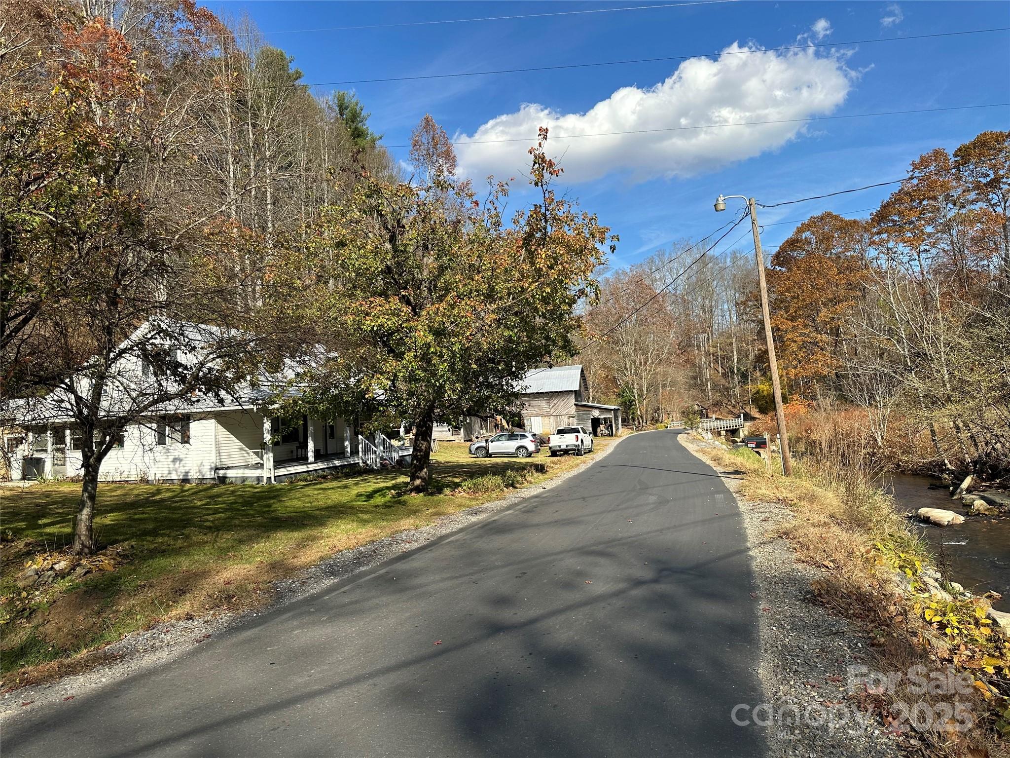 2812 Bald Mountain Road — Burnsville