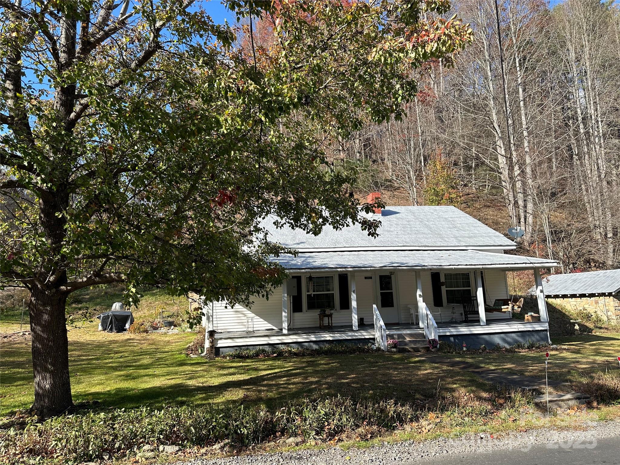 2812 Bald Mountain Road — Burnsville