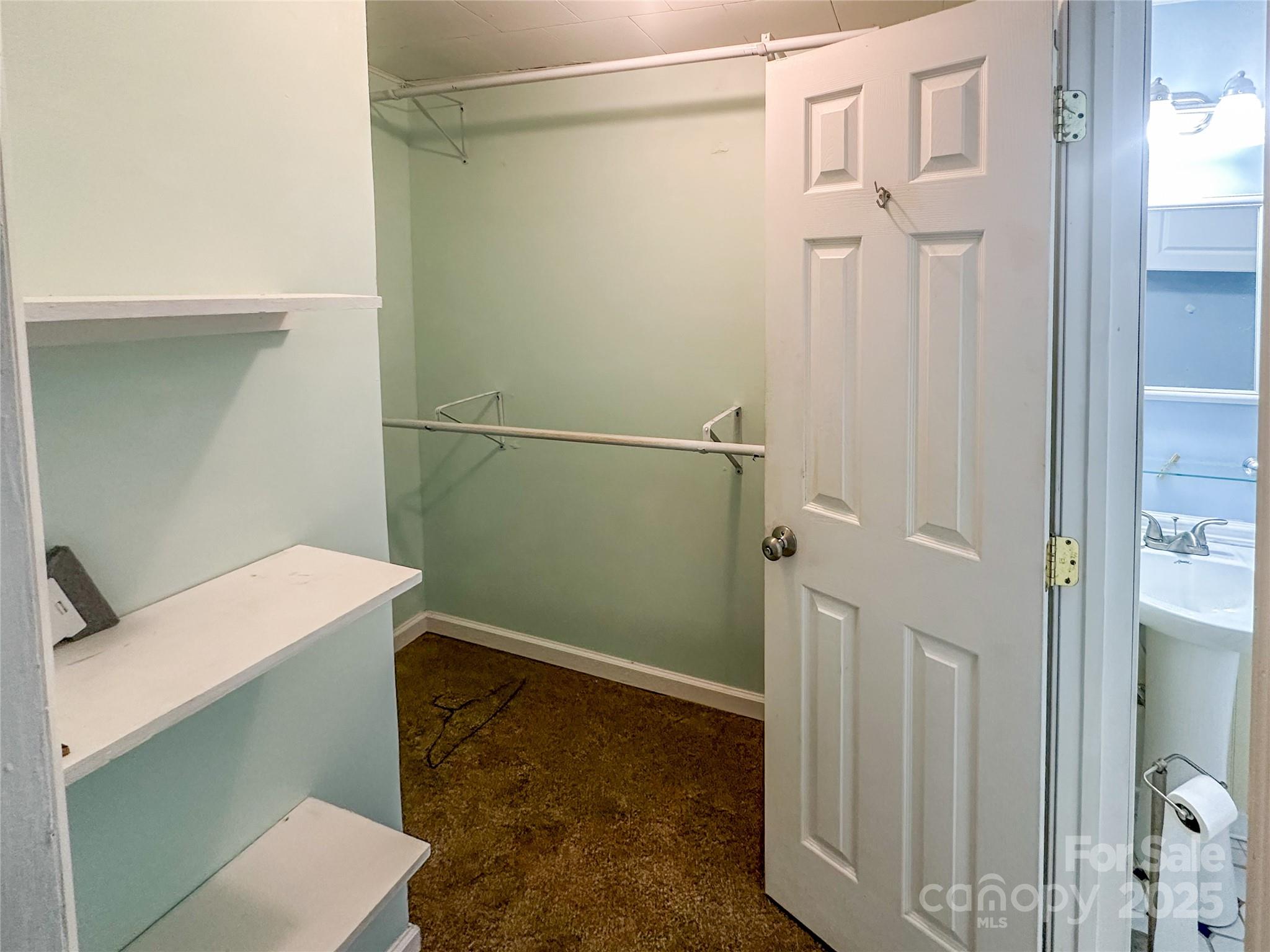 2812 Bald Mountain Road — Burnsville