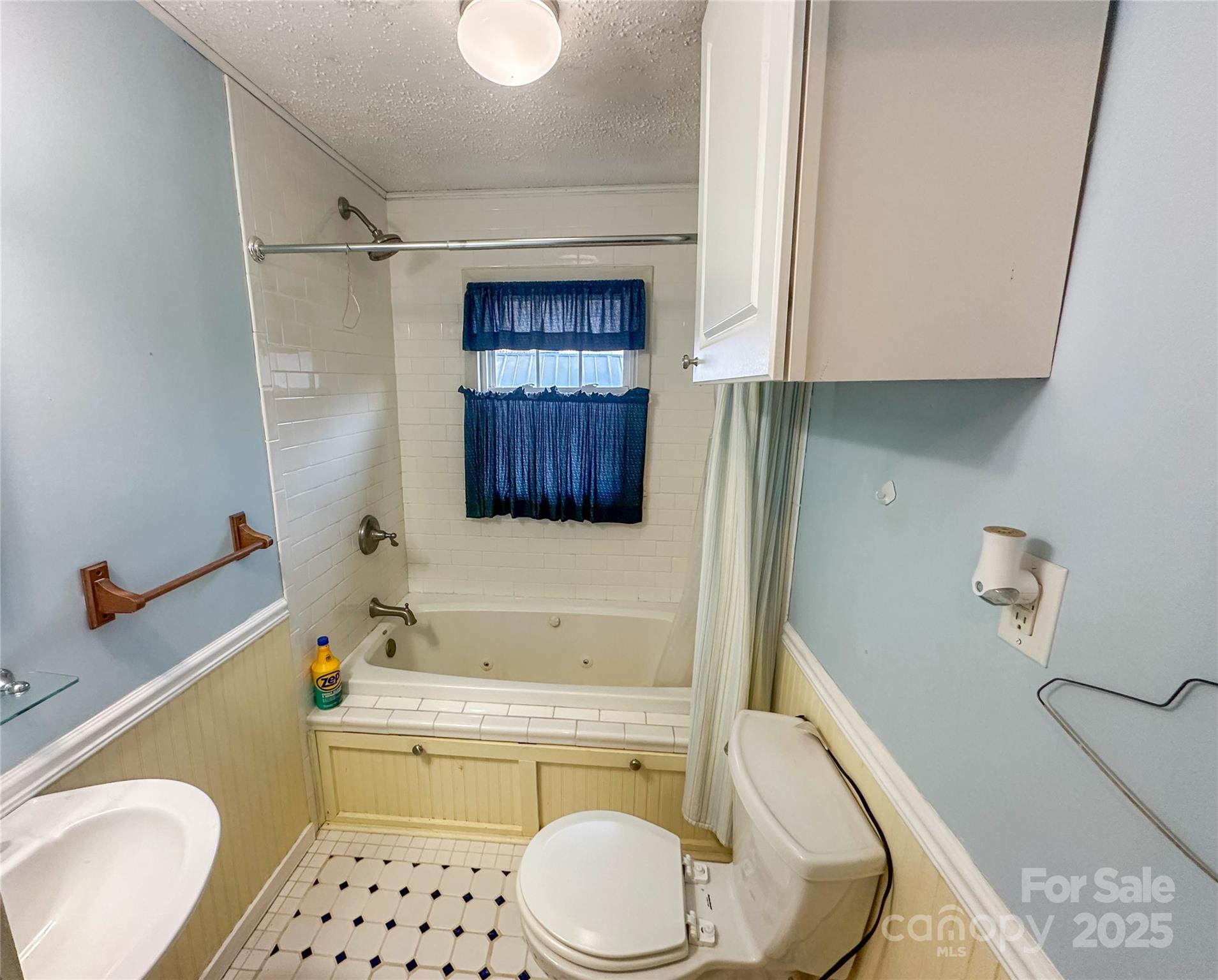 2812 Bald Mountain Road — Burnsville
