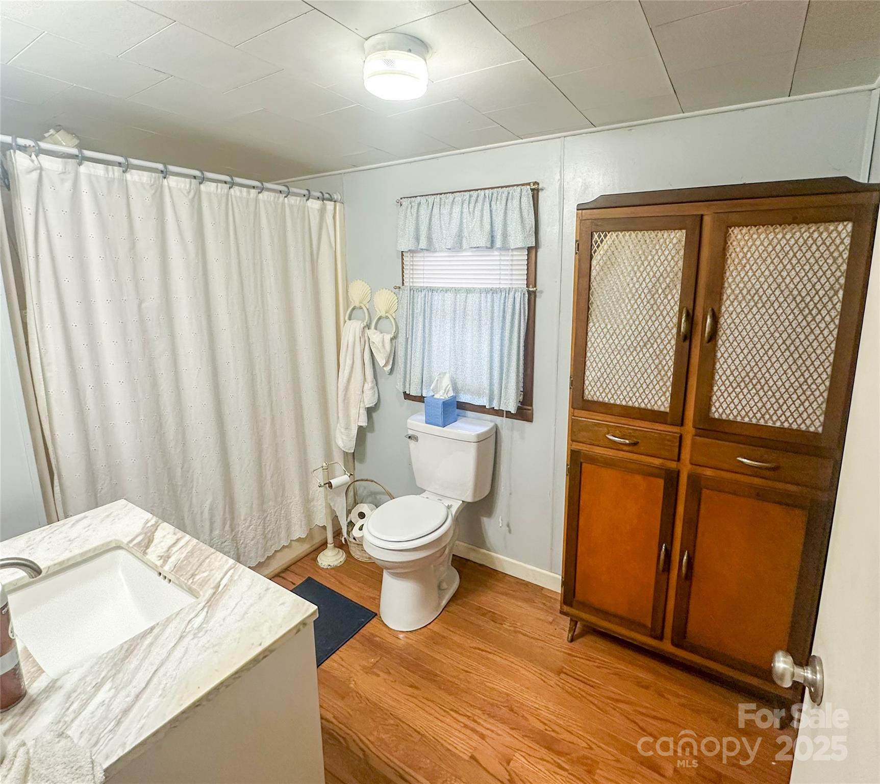 2812 Bald Mountain Road — Burnsville