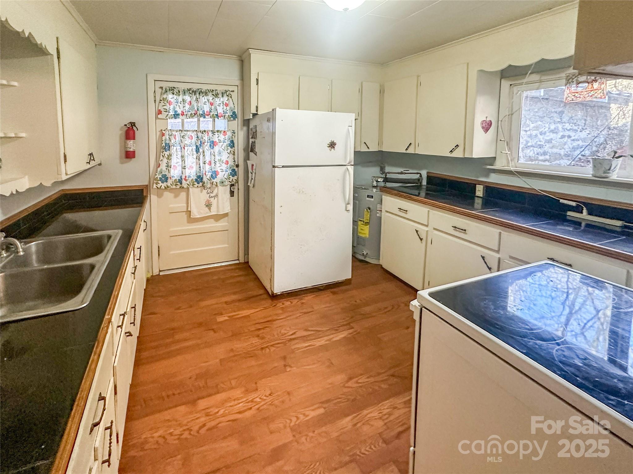 2812 Bald Mountain Road — Burnsville