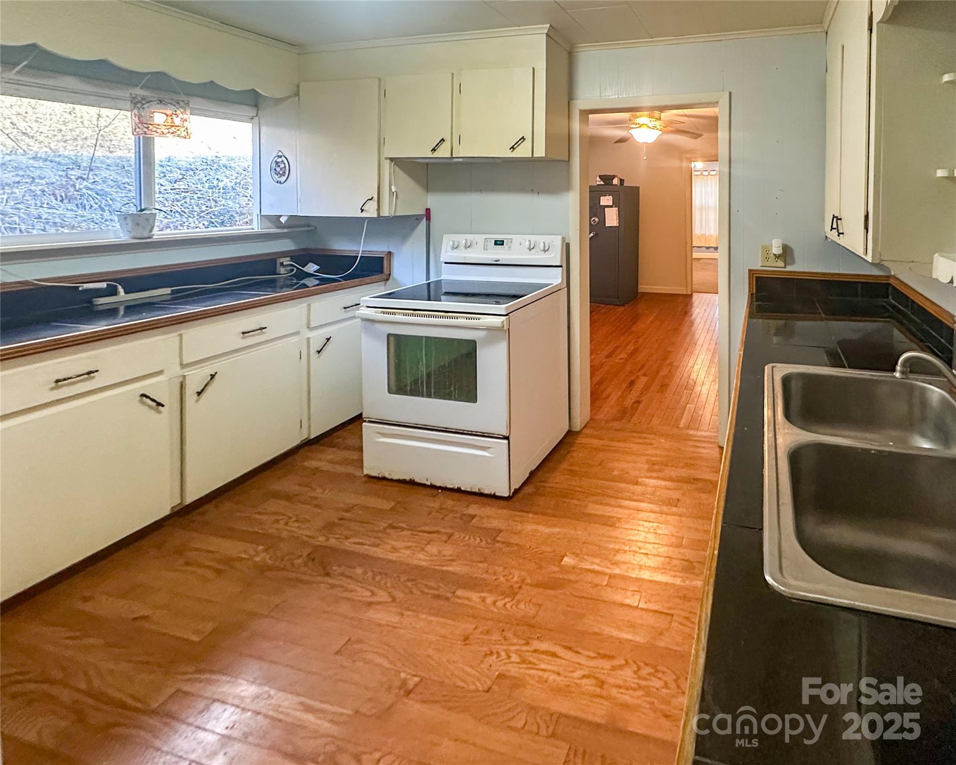 2812 Bald Mountain Road — Burnsville