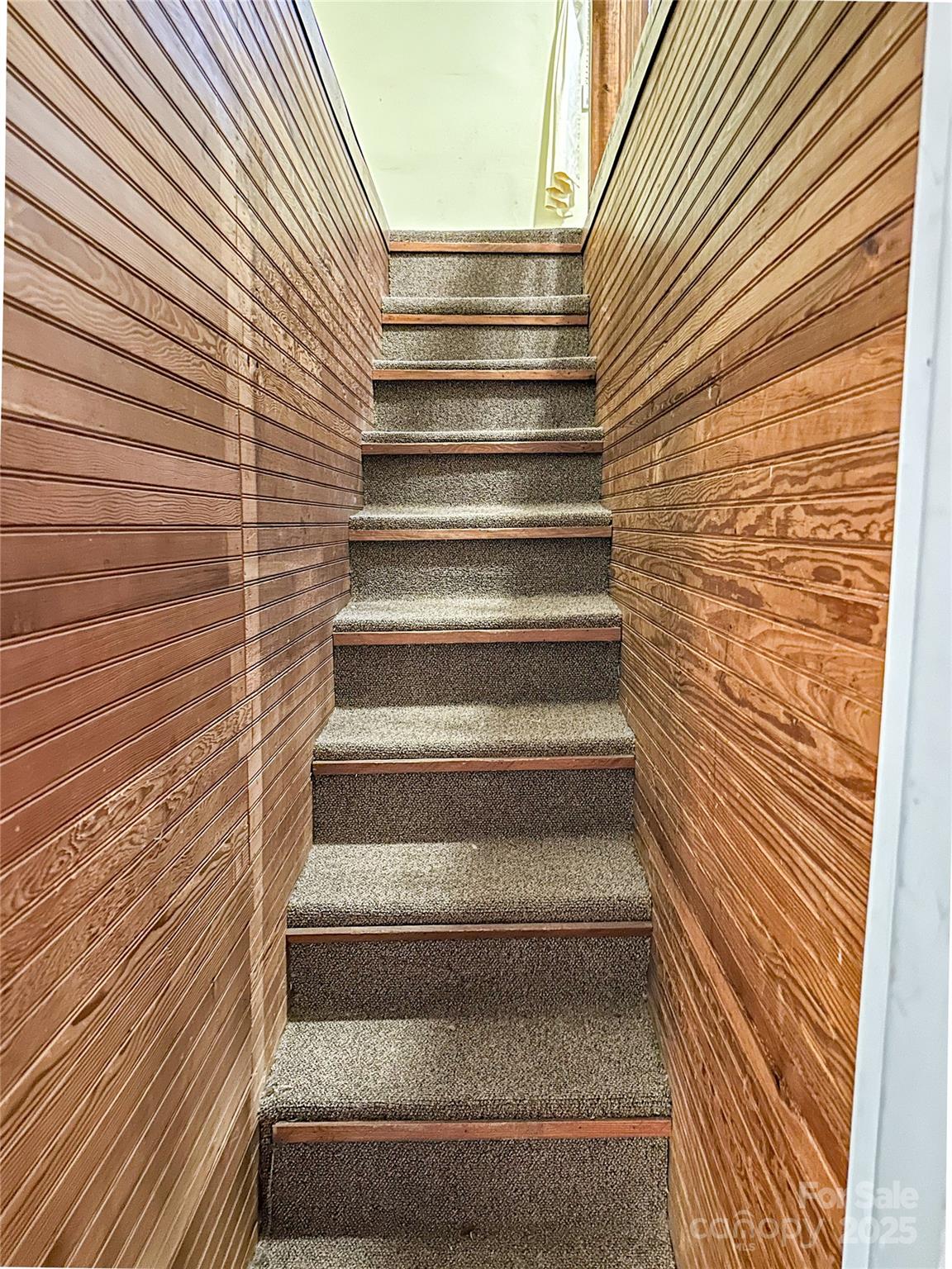 2812 Bald Mountain Road — Burnsville