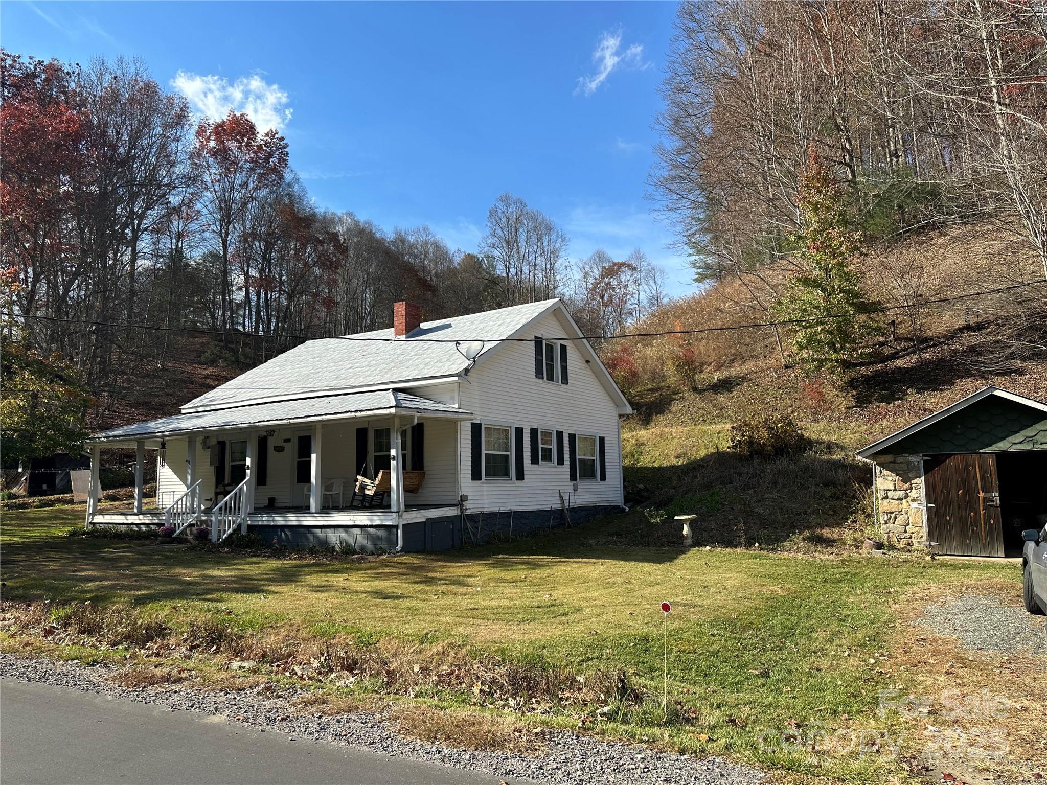2812 Bald Mountain Road — Burnsville