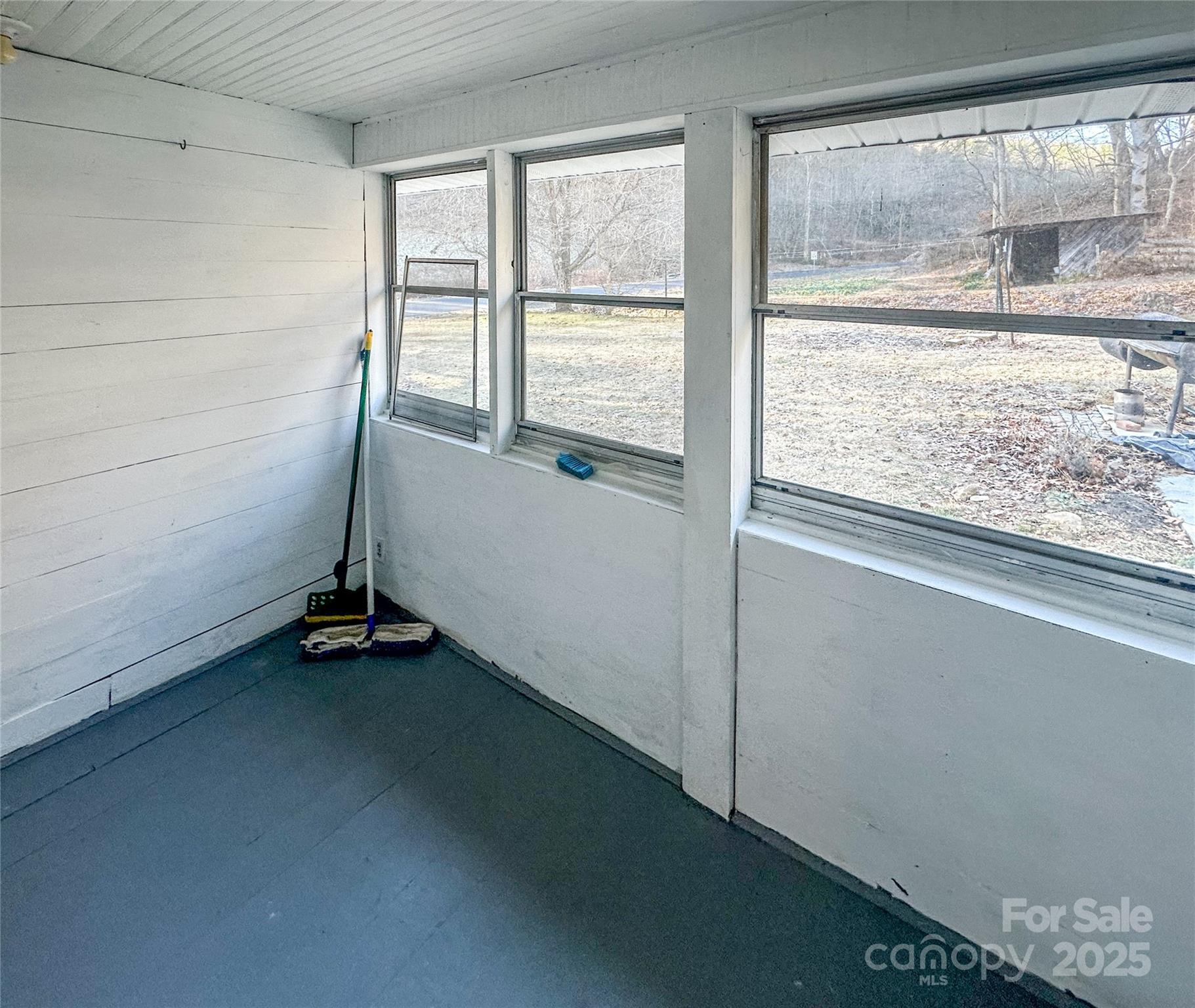 2812 Bald Mountain Road — Burnsville