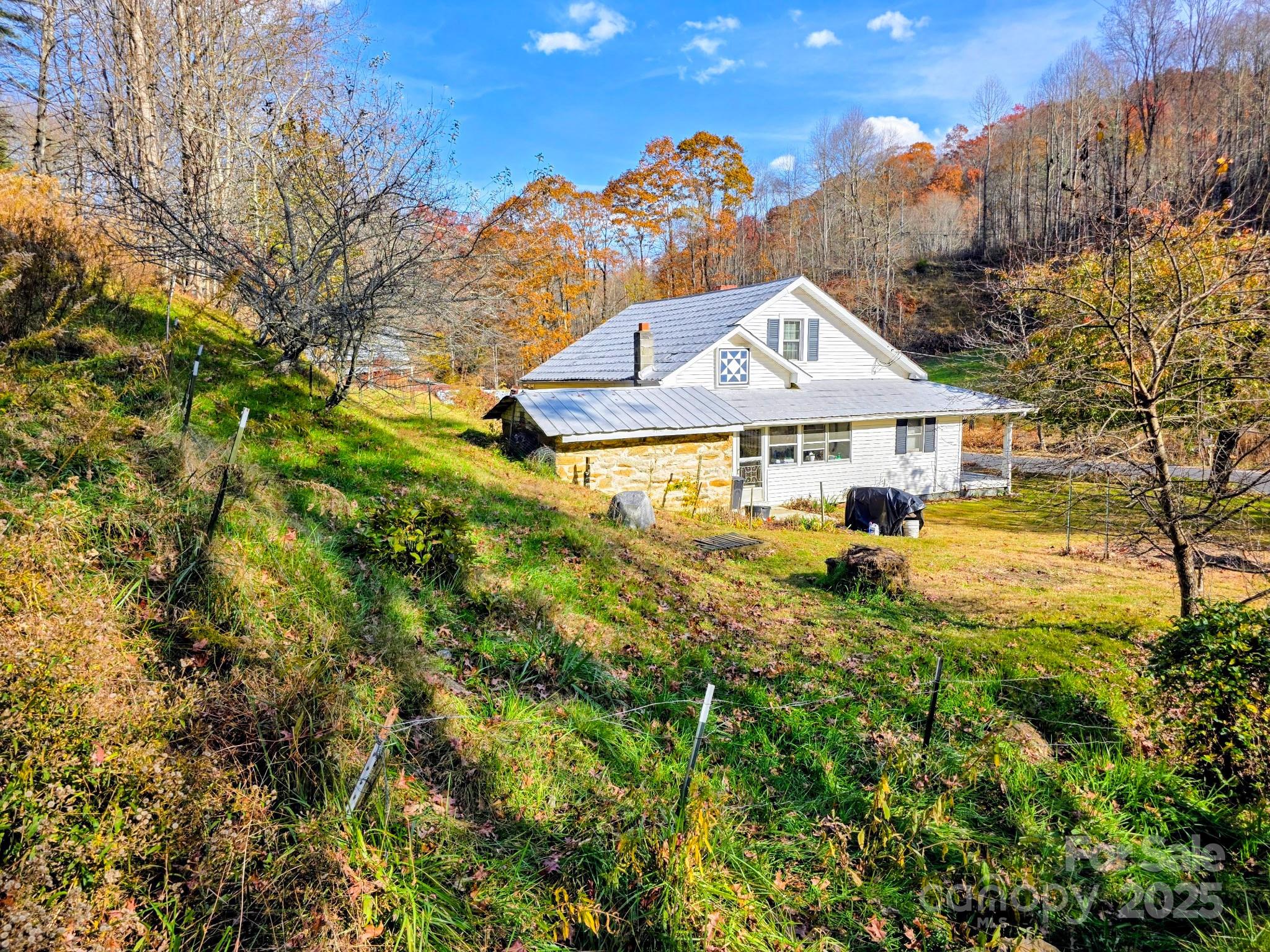 2812 Bald Mountain Road — Burnsville