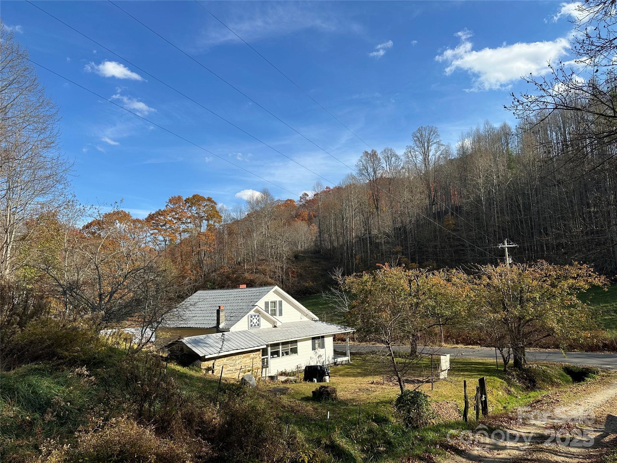 2812 Bald Mountain Road — Burnsville