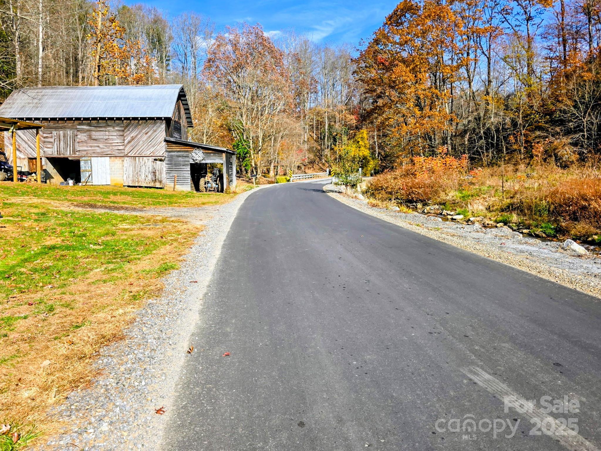 2812 Bald Mountain Road — Burnsville