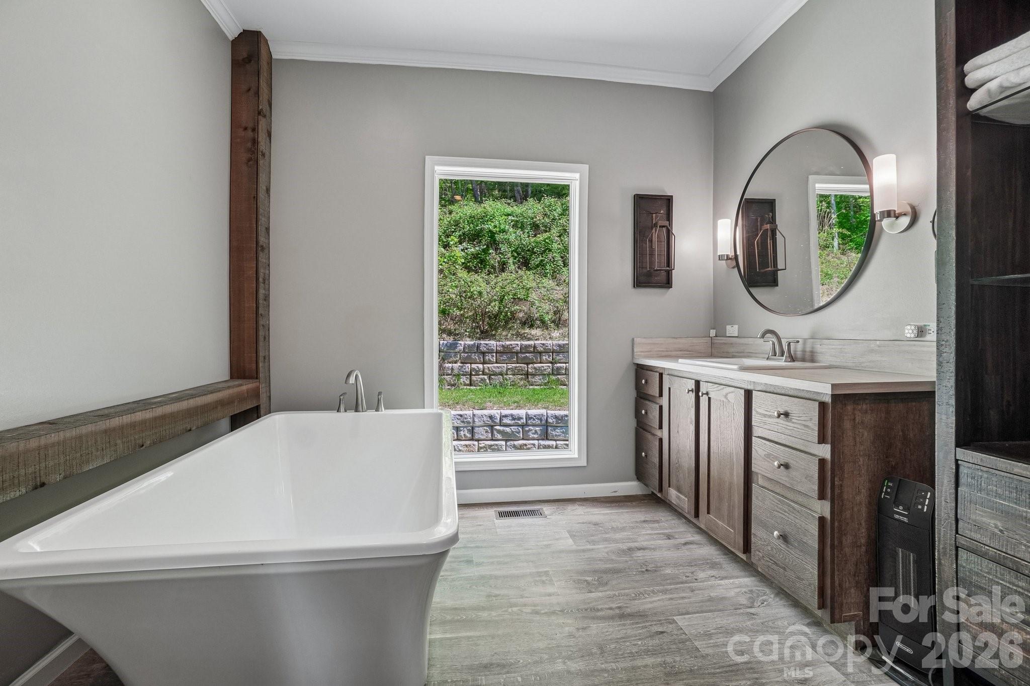 590 Willow Lane — Marshall